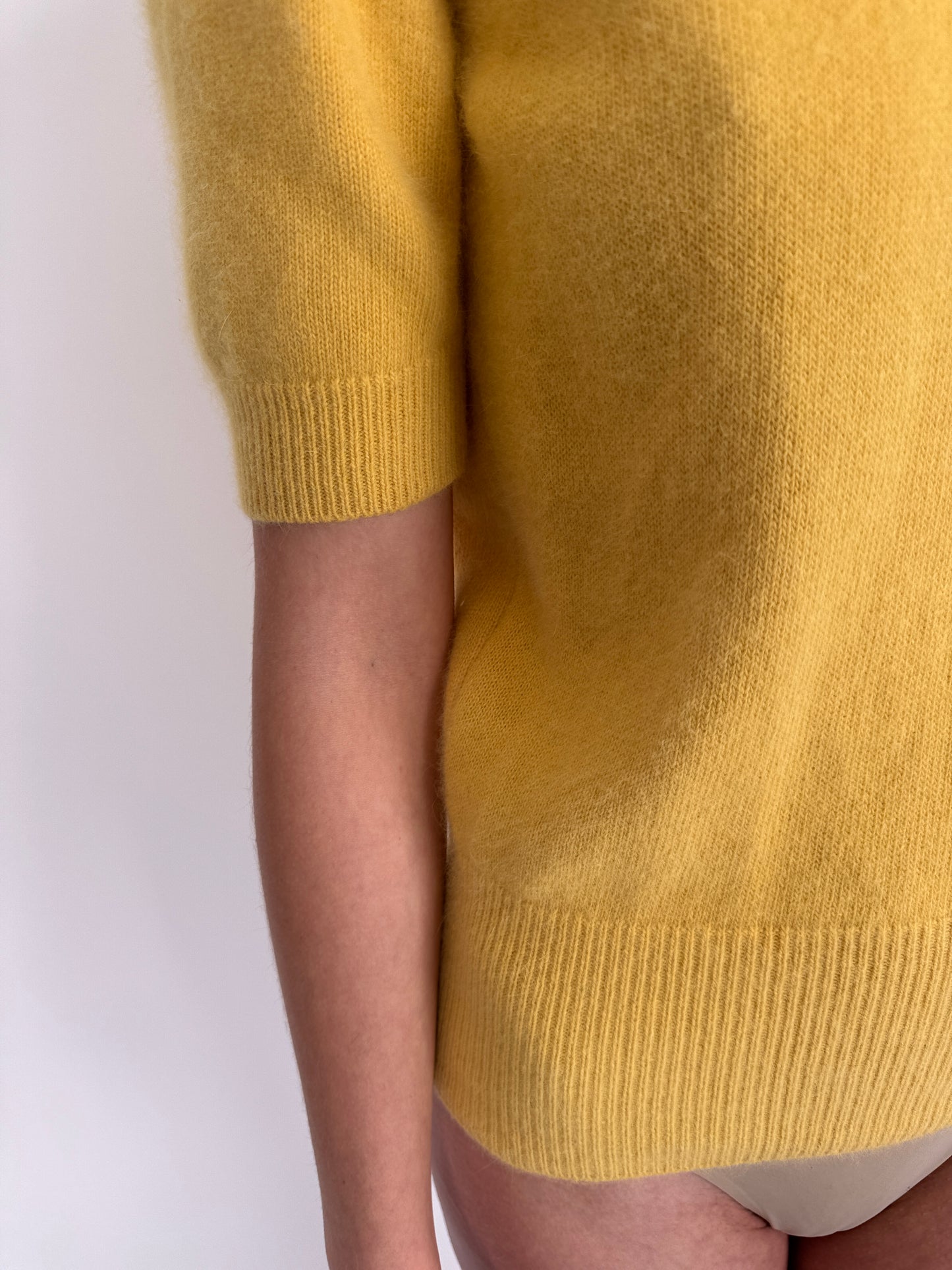 Maleta italiană corn yellow din lana extrafina și Angora