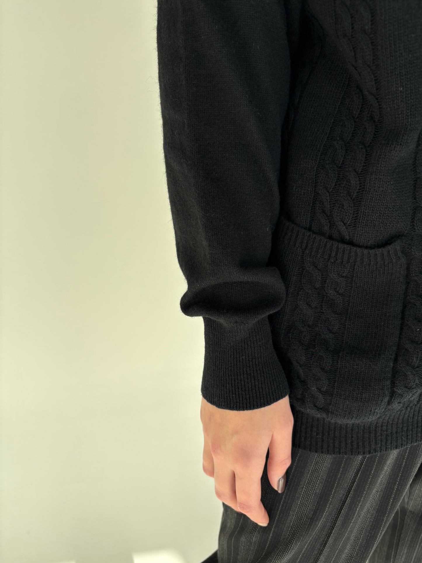 Cardigan negru de gramaj mare cu torsade din lana extrafina