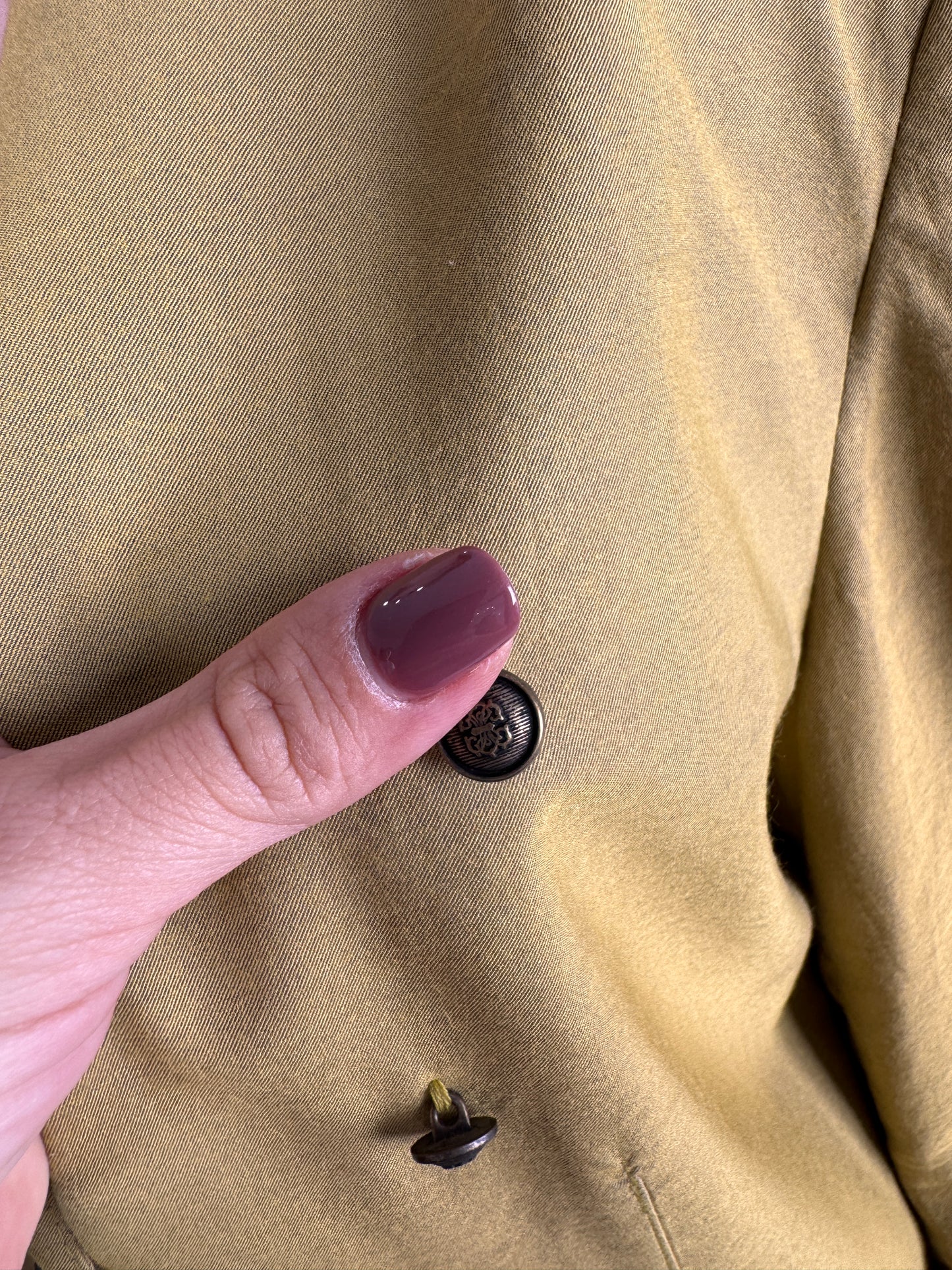 Sacou mustariu de vară în croi minimalist cu nasturi metalici bronz