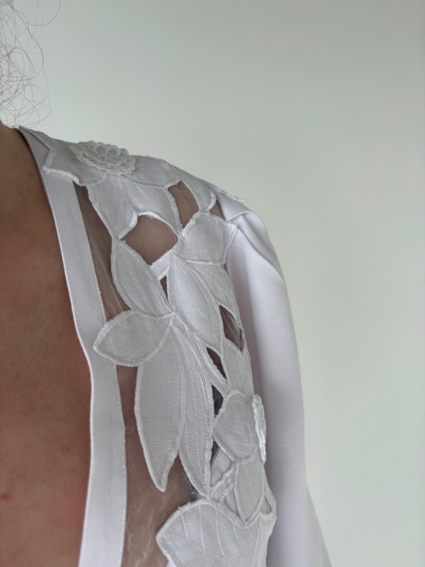 Sacou vintage cambrat cu aplicații și inserții transparente