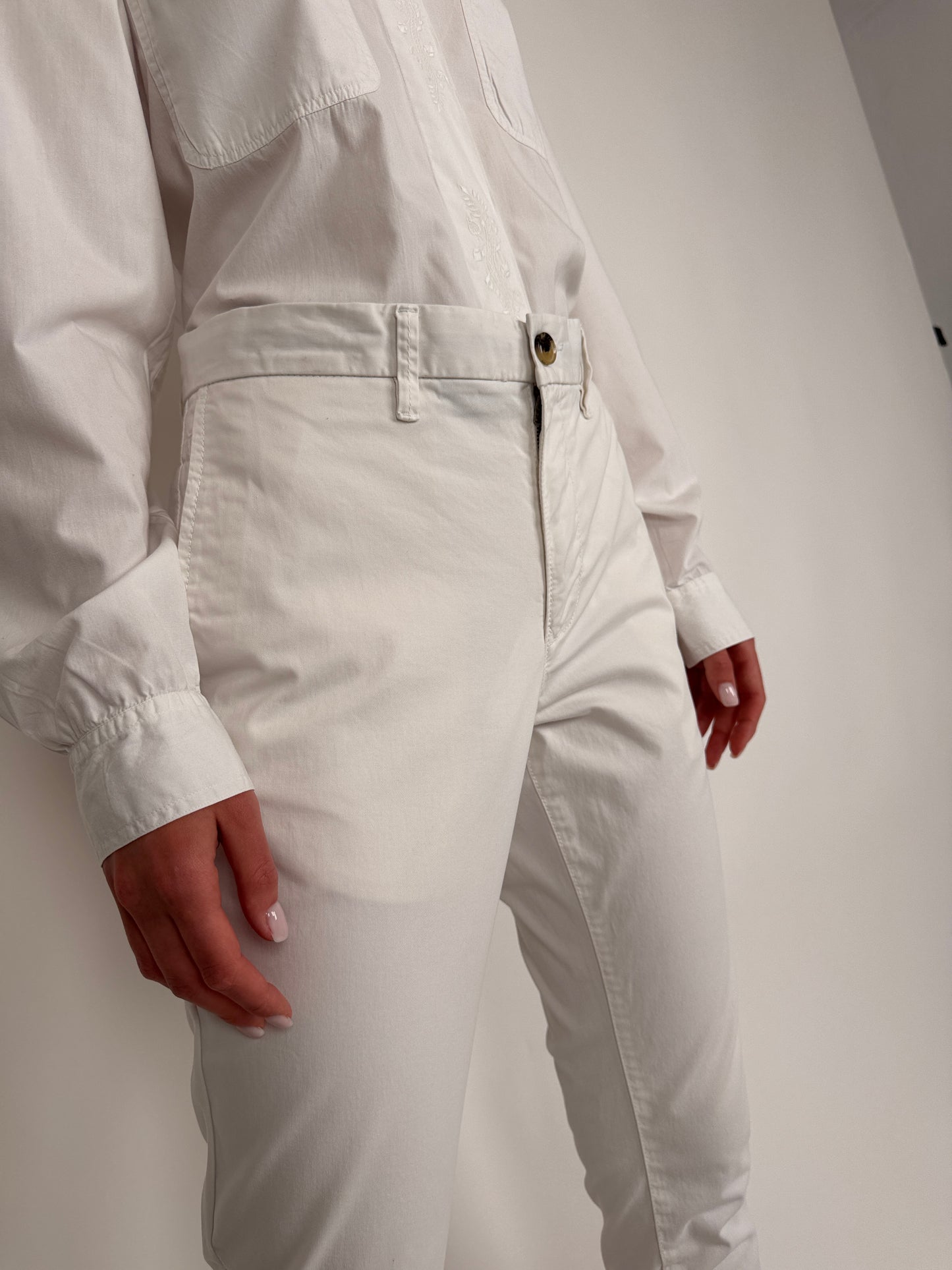 Pantaloni petite capri Tommy Hilfiger din tercot de bumbac