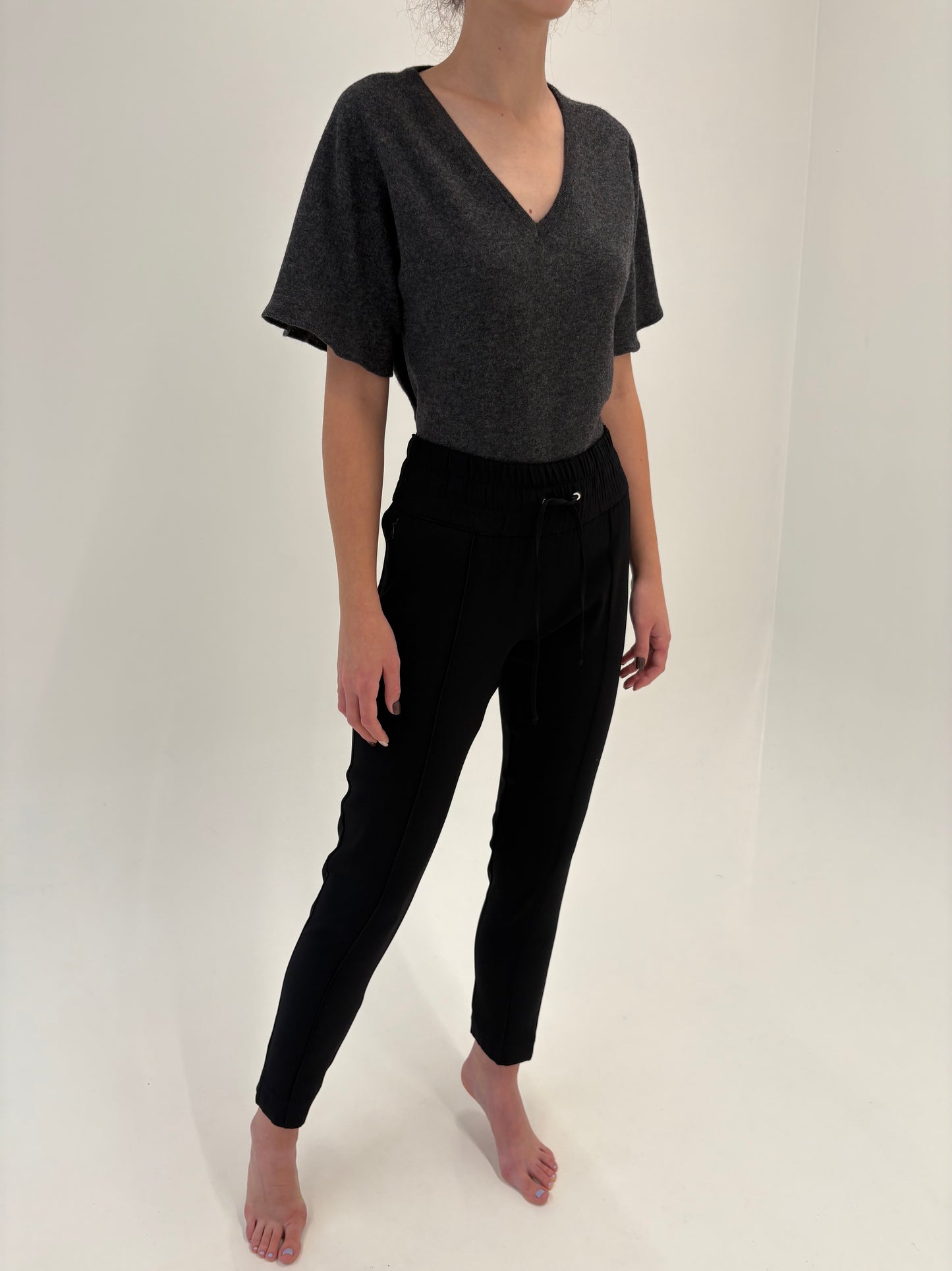 Pantaloni negri tall Laurel by Escada cu influențe casual și talie elastică