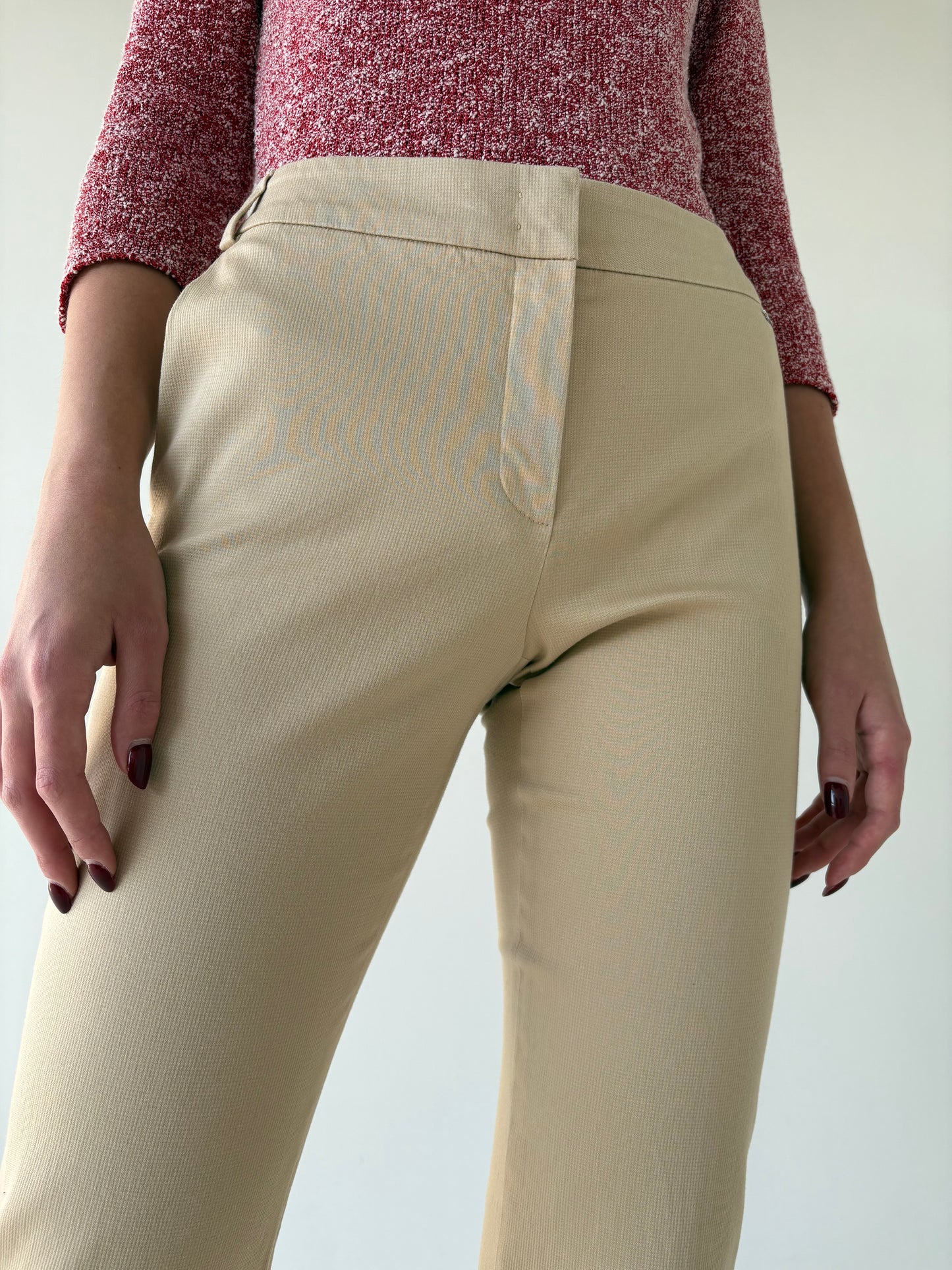 Pantaloni camel Escada modelatori foarte ușor satinați