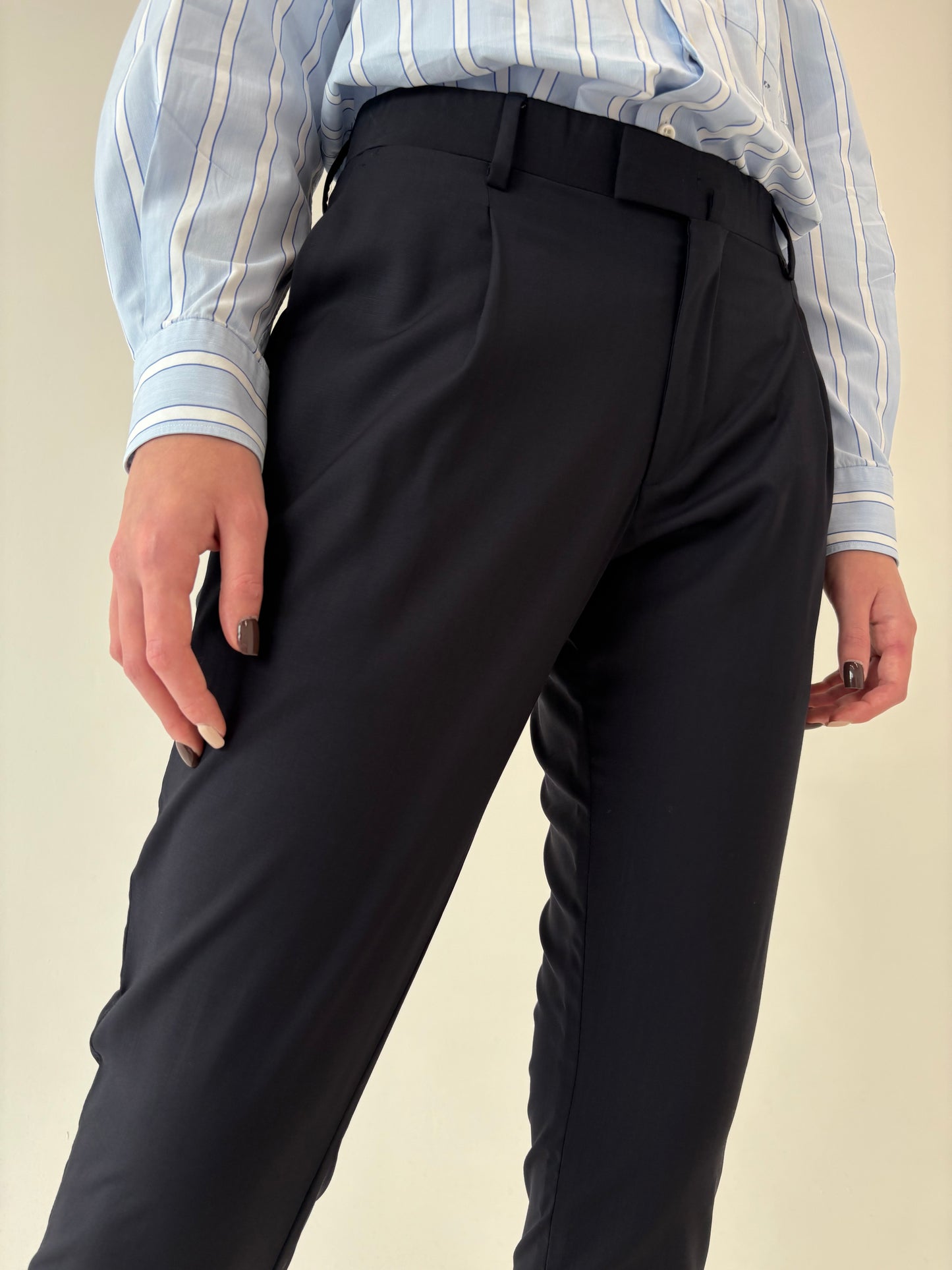 Pantaloni petite cu pense Navy blue din lana extrafina