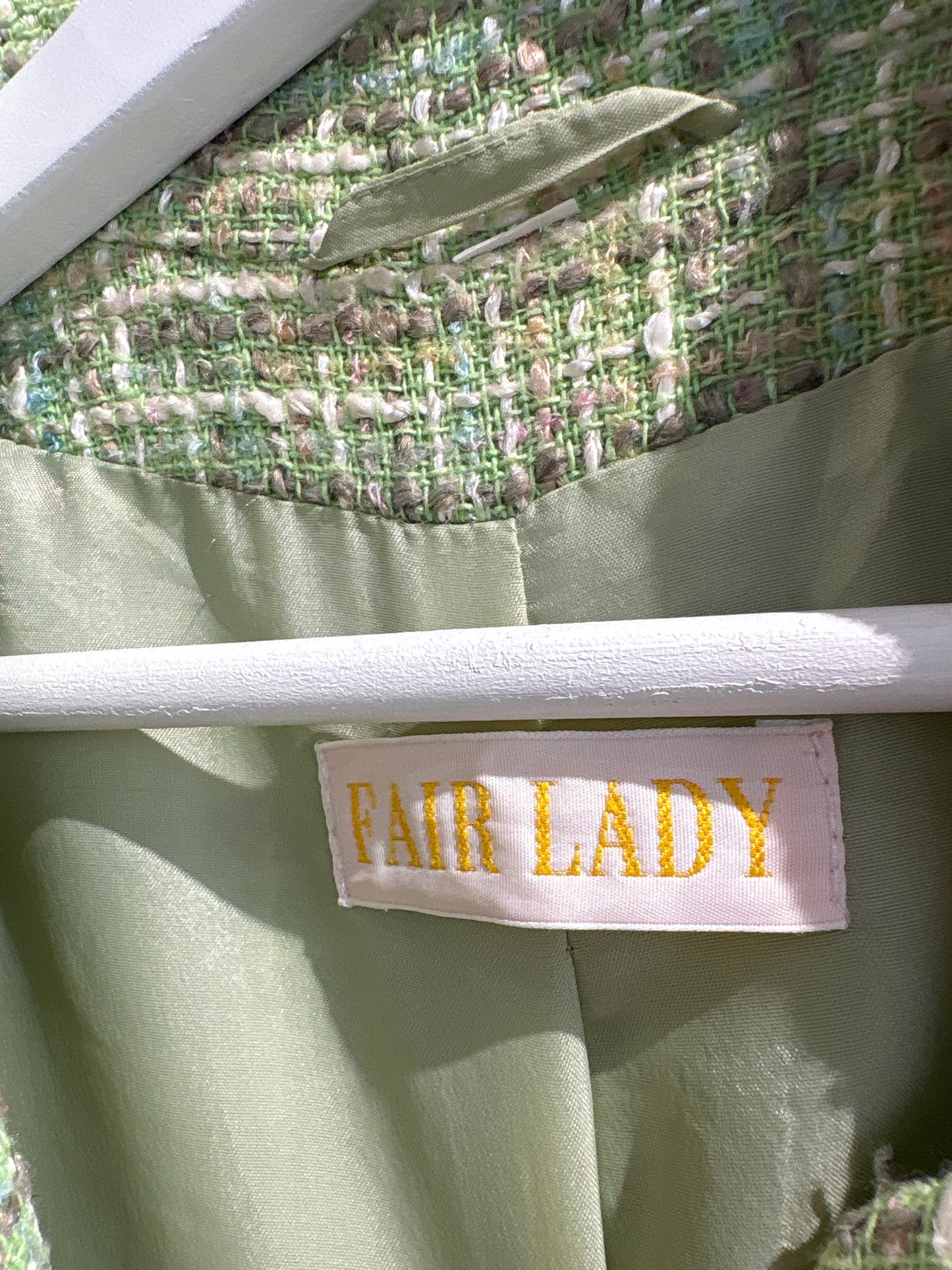 Sacou din tweed în stil Chanel verde crud ușor cambrat petite