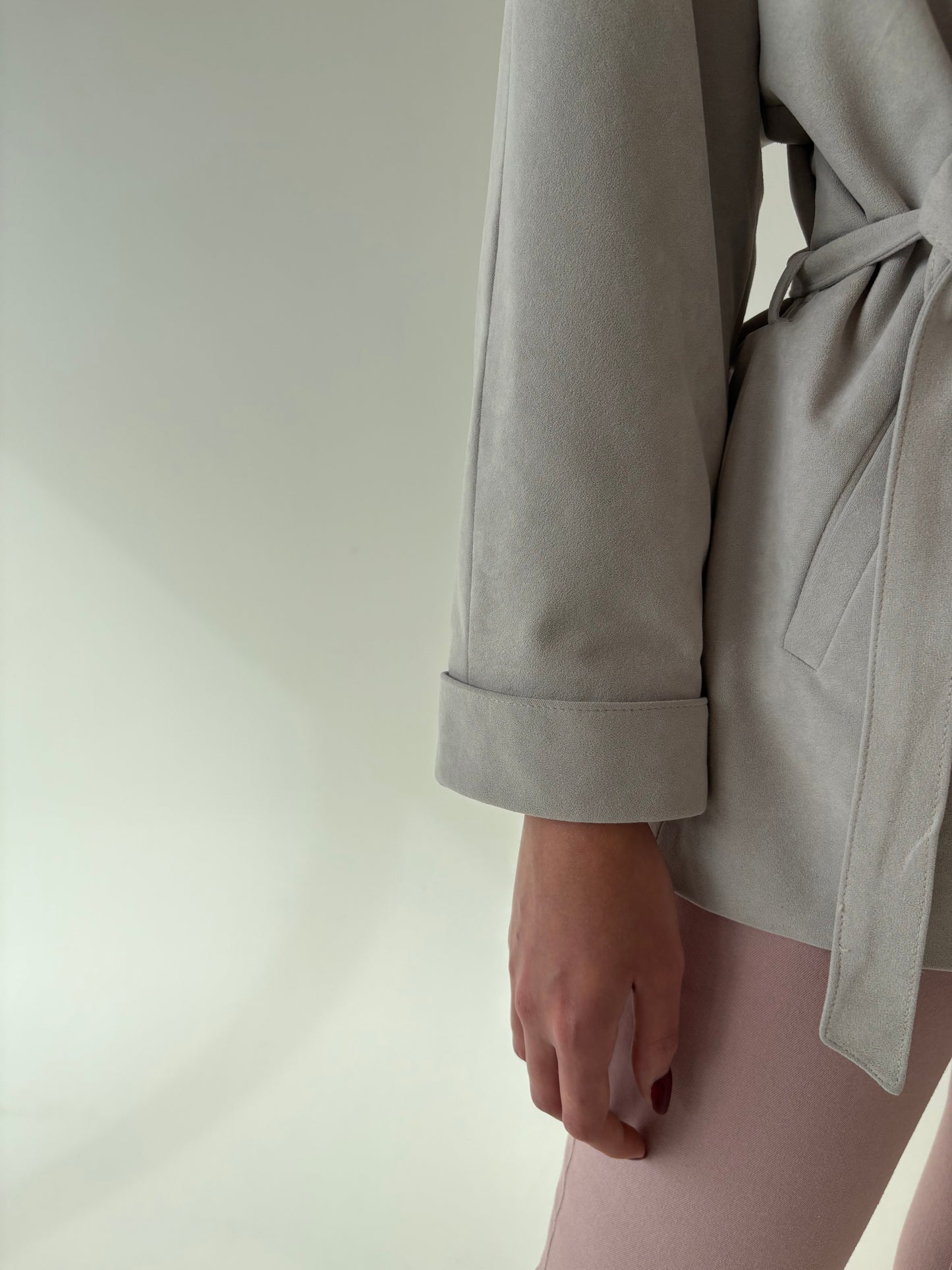 Sacou vintage petite warm gray cu talie marcată și aspect de piele întoarsă