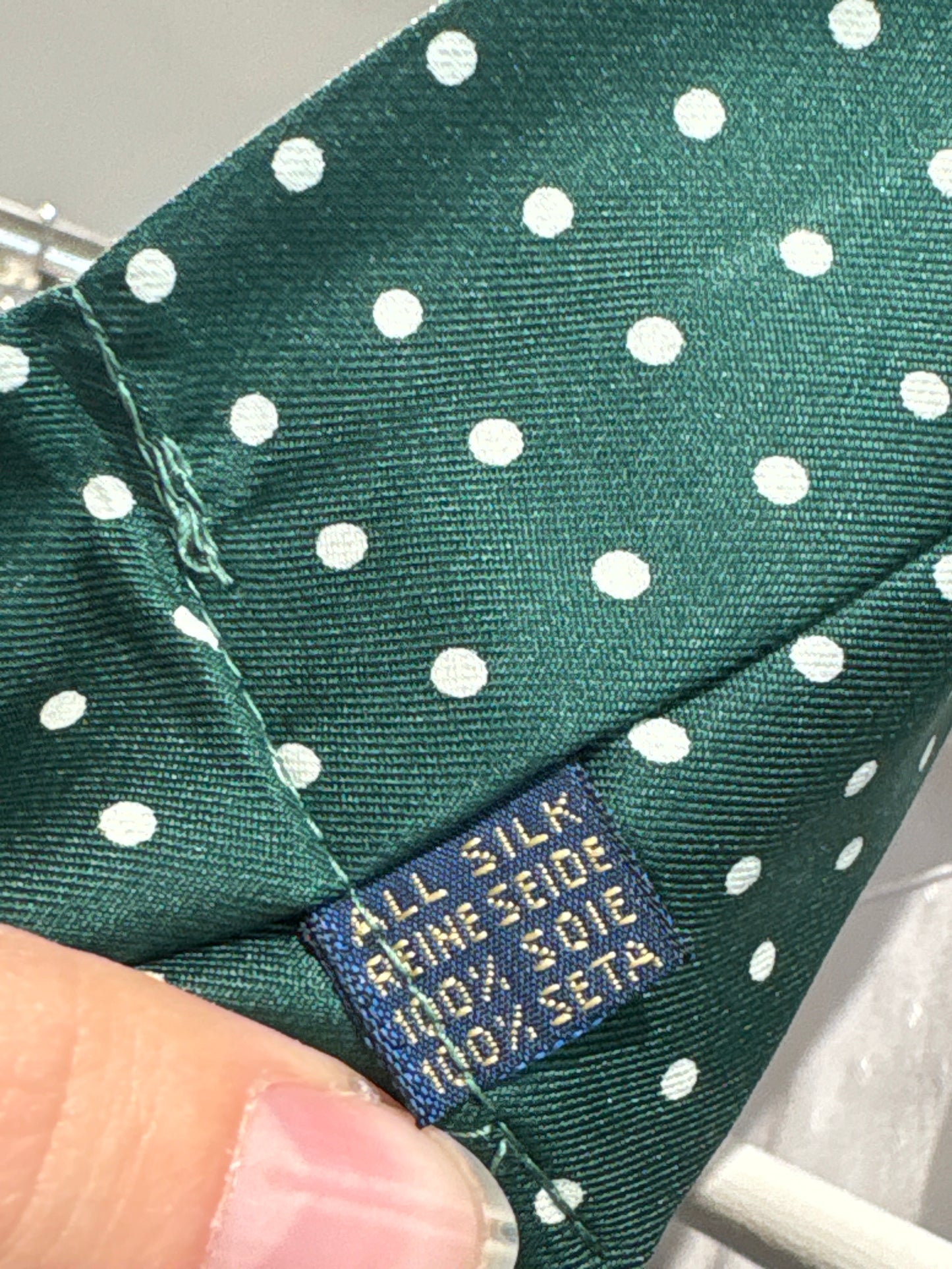 Ascot tie din mătase naturală forest green cu buline ivorie