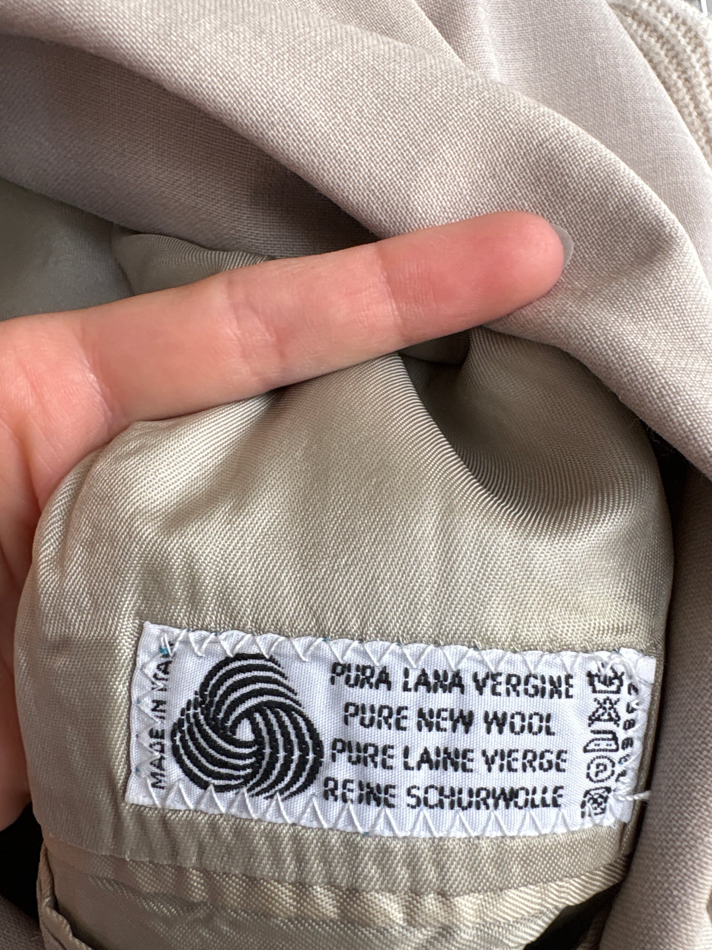 Sacou luxury italian light nude nou din lana pura virgină certificată extrafina