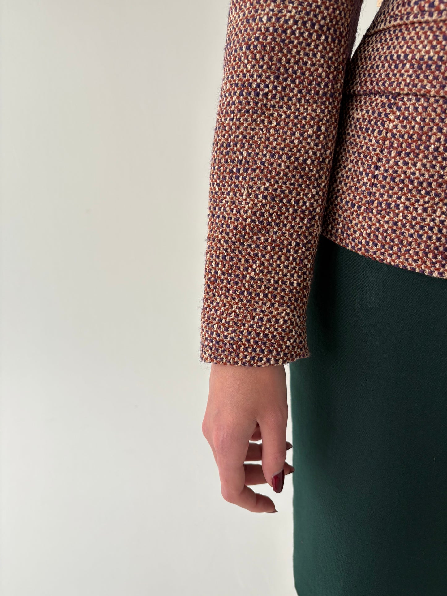 Sacou usor cambrat în stil Chanel din tweed superb de lana