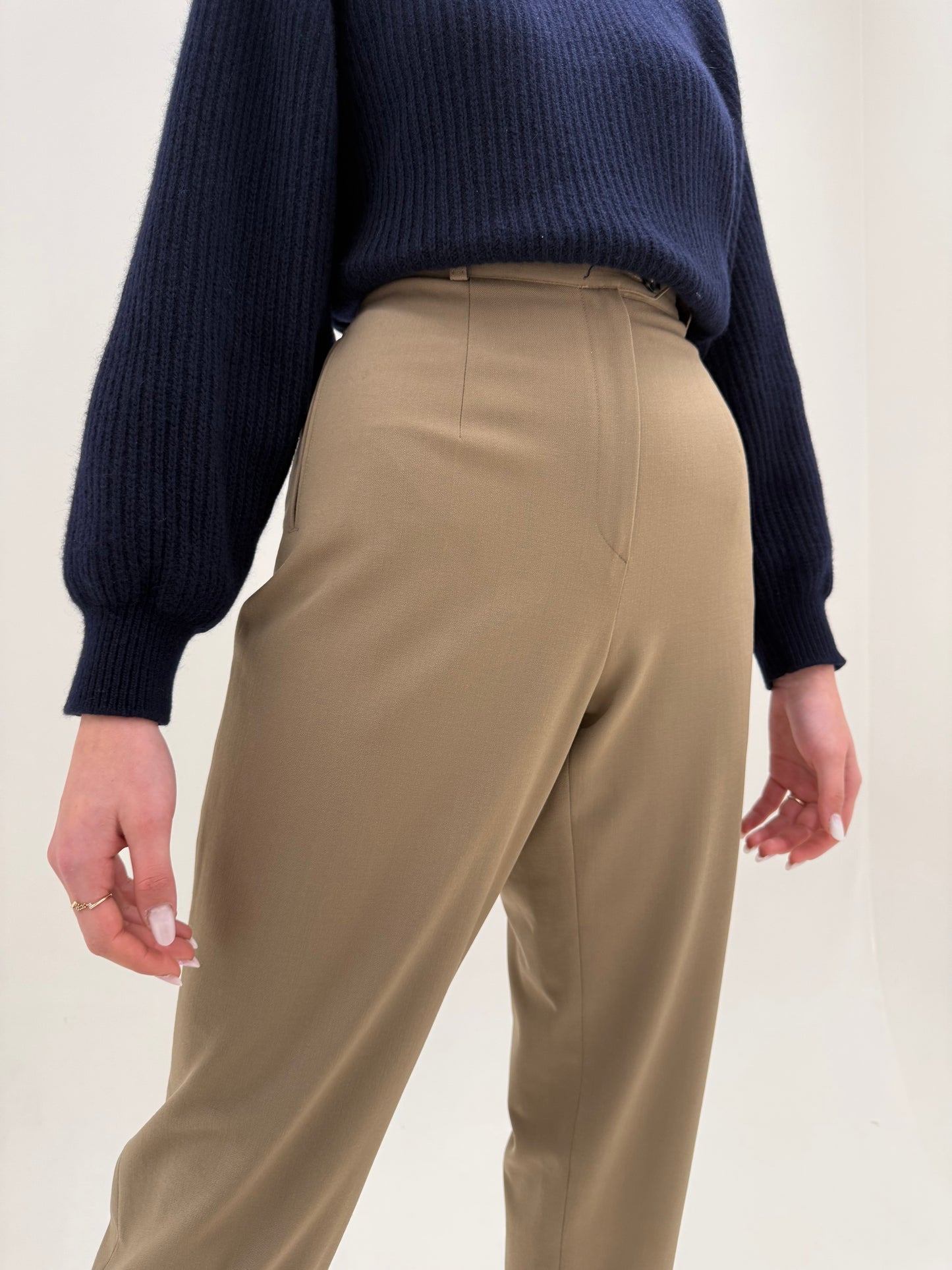 Pantaloni luxury Les Copains camel din lanita extrafina subțire confort mom fit