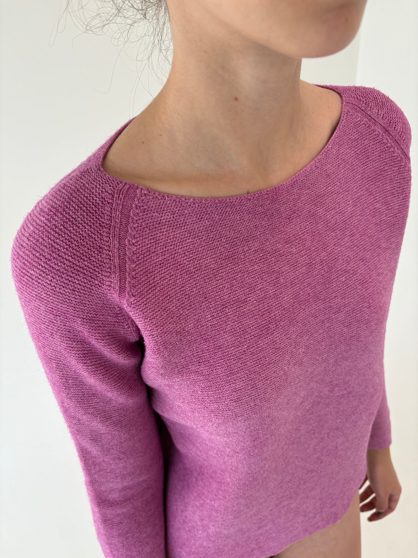 Pulover petite rosebud pink din lana merino extrafina de gramaj mare