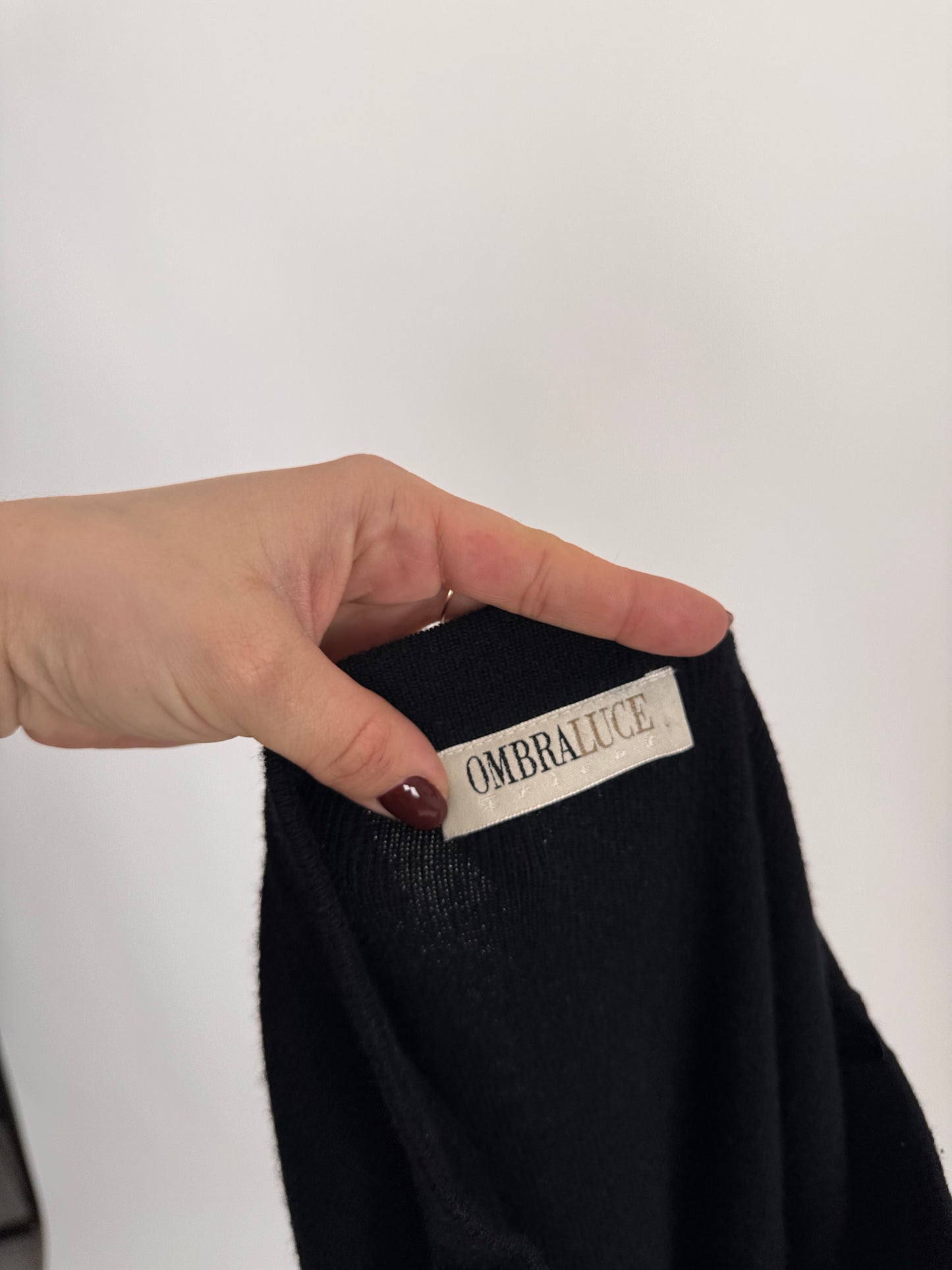 Fustă neagră cu șliț din tricot extrafin de lana și Angora cu talie înaltă