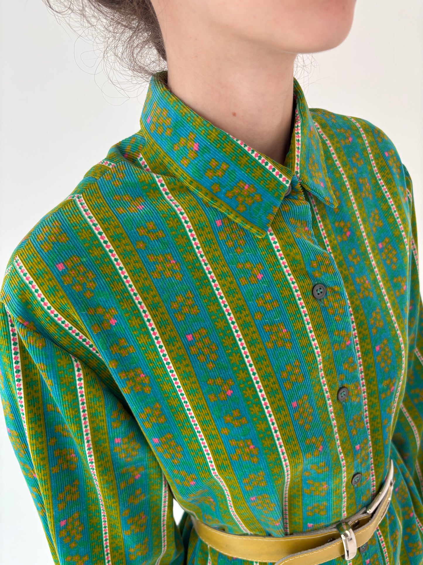 Rochie vintage tip cămașă din corduroy în culori tari cu centura inclusă