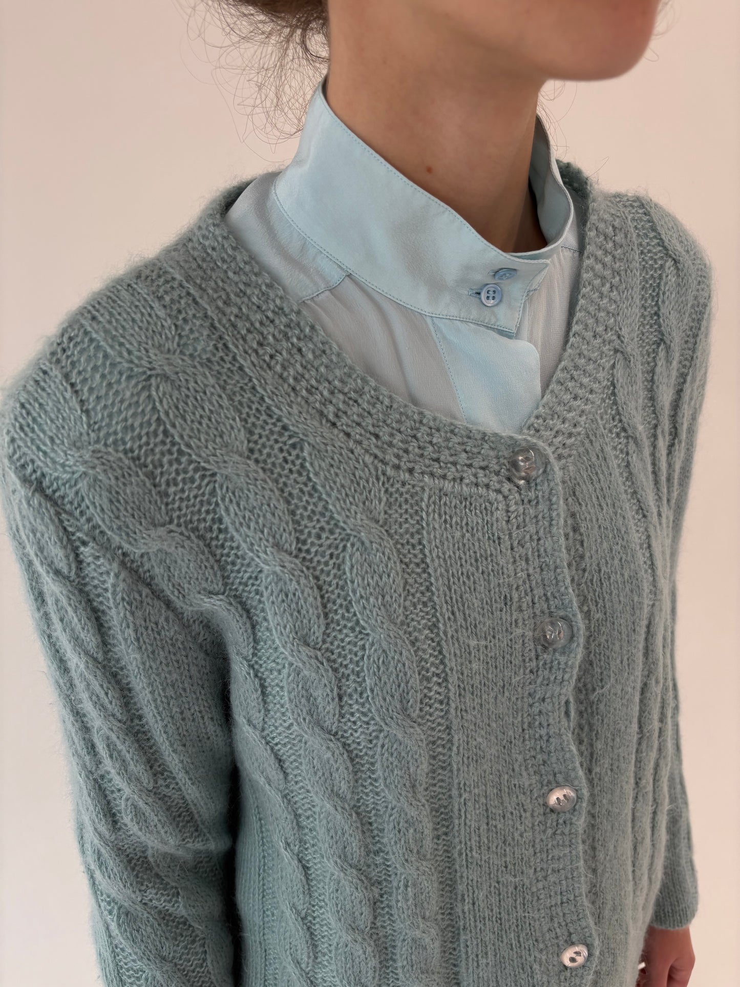 Cardigan vintage cu torsade dusty baby blue din baby mohair