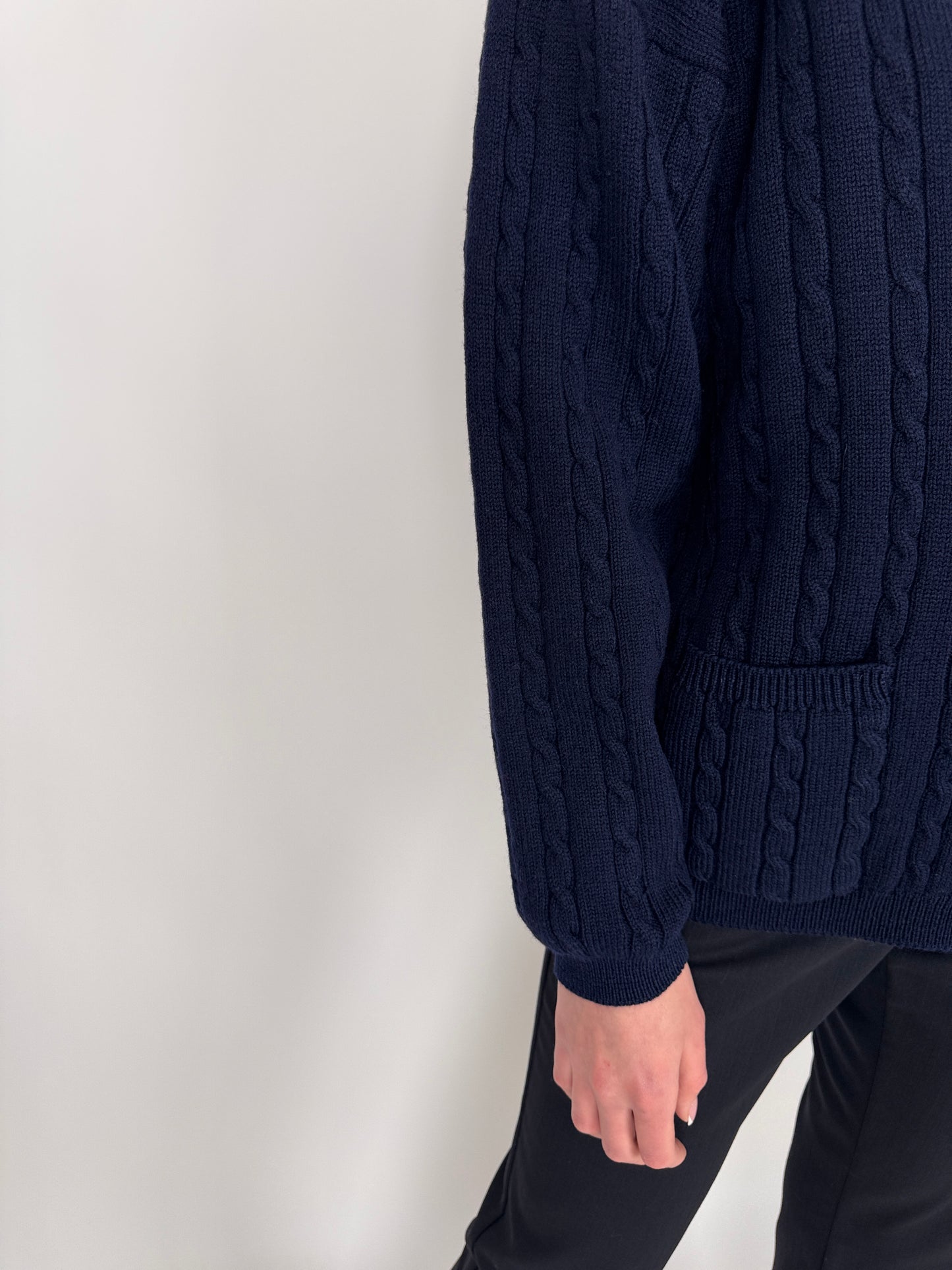 Cardigan navy blue cu nasturi argintii si torsade din lana extrafina