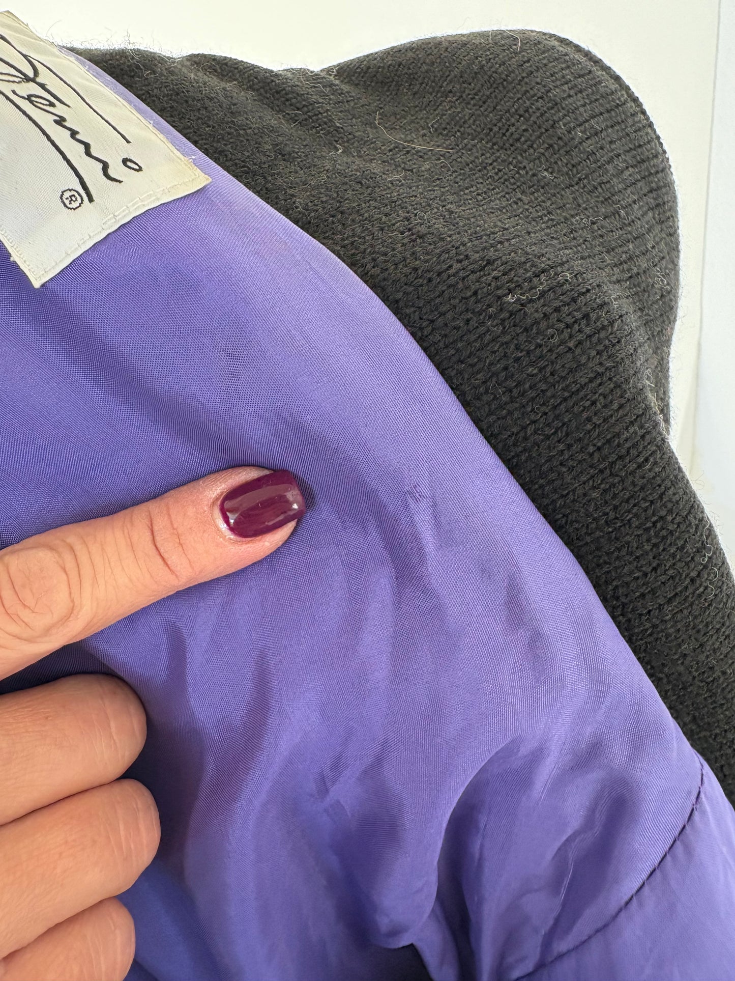 Jacheta vintage neagră groasă și lungă cu aplicații manuale din lana extrafina