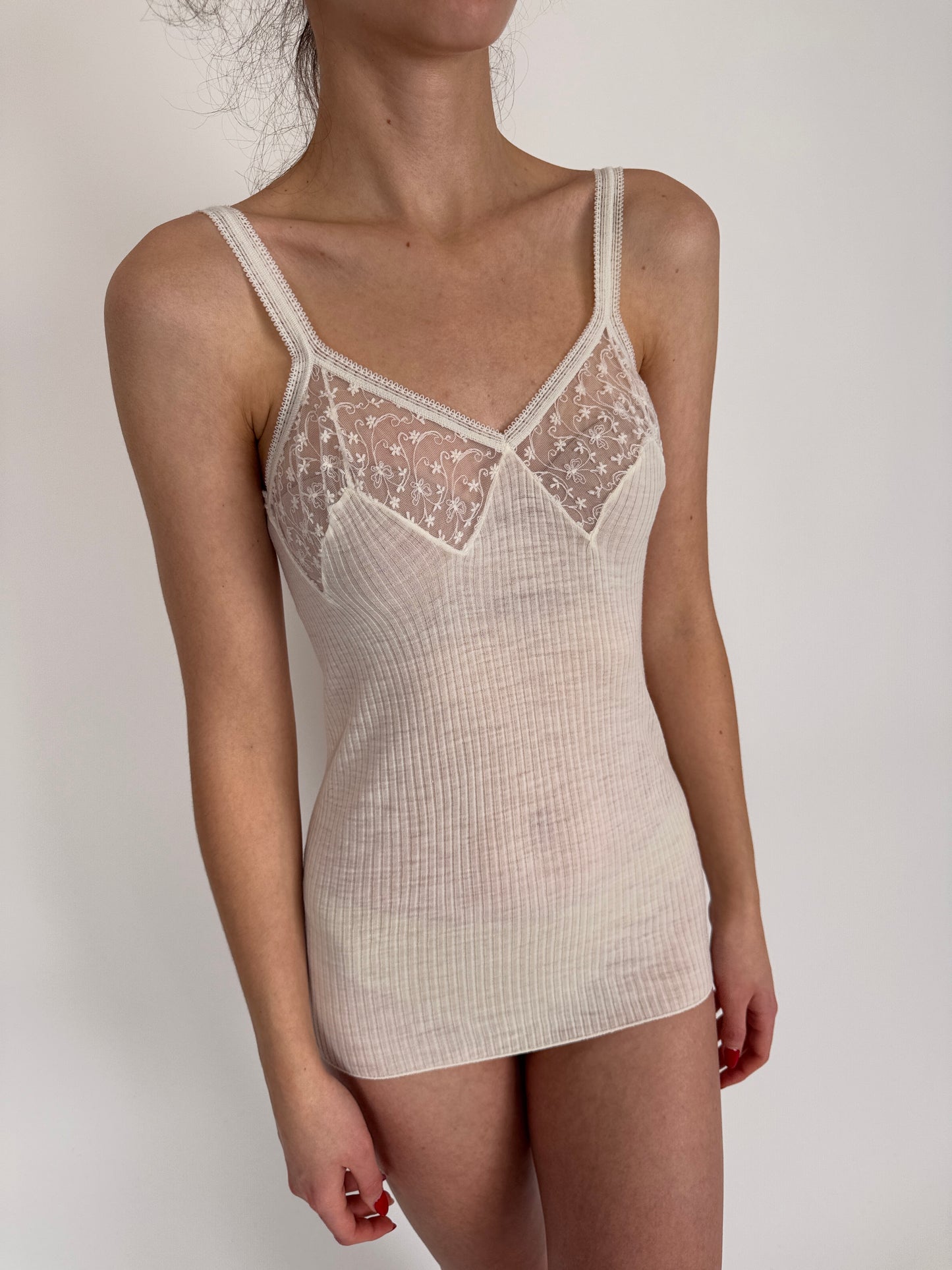 Top premium italian ivorie din lana extrafina irestringibila
