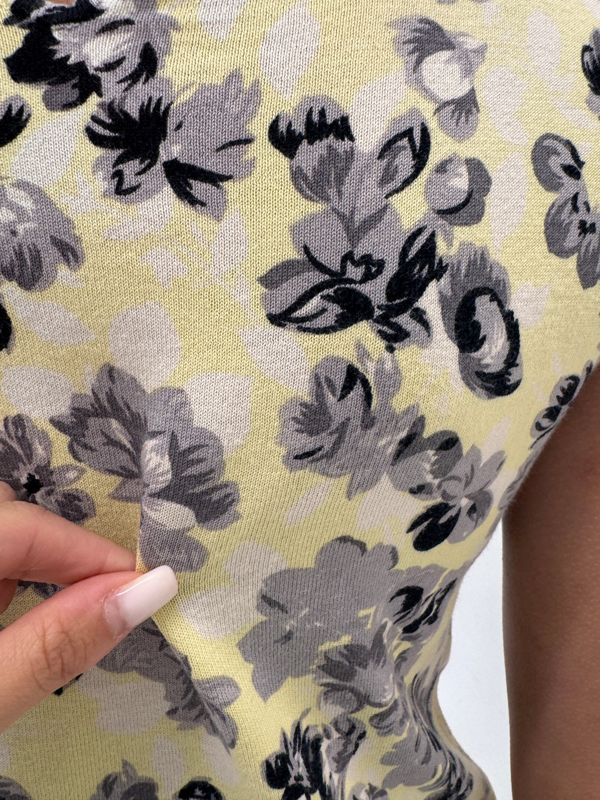 Top Max Mara butter yellow cu print superb din jerse excepțional de bumbac