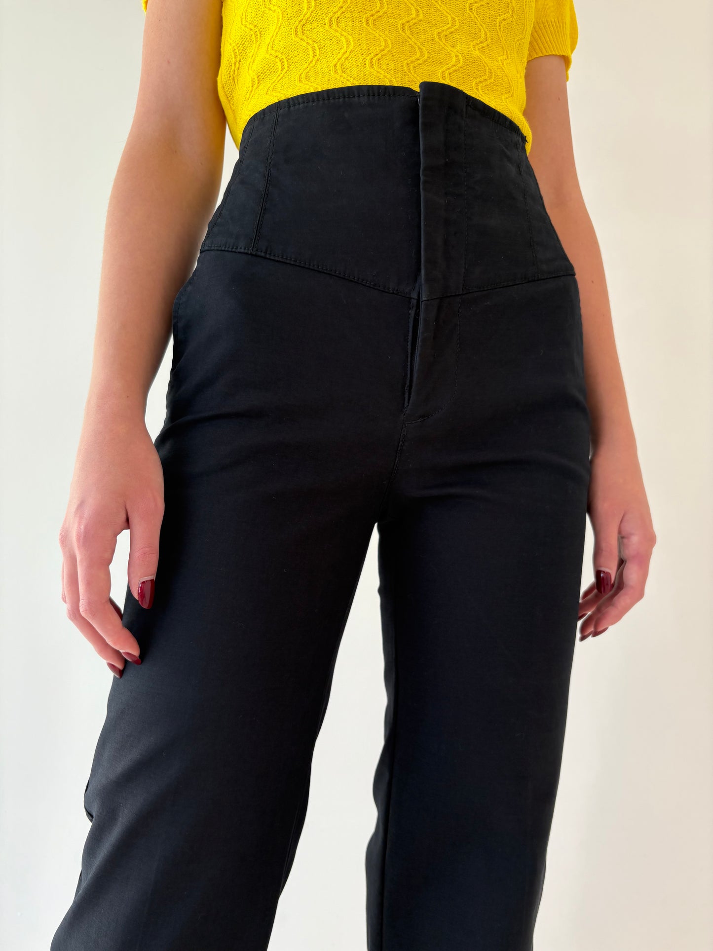 Pantaloni negri cu talie ultra ultra înaltă din moleskin gros evazați