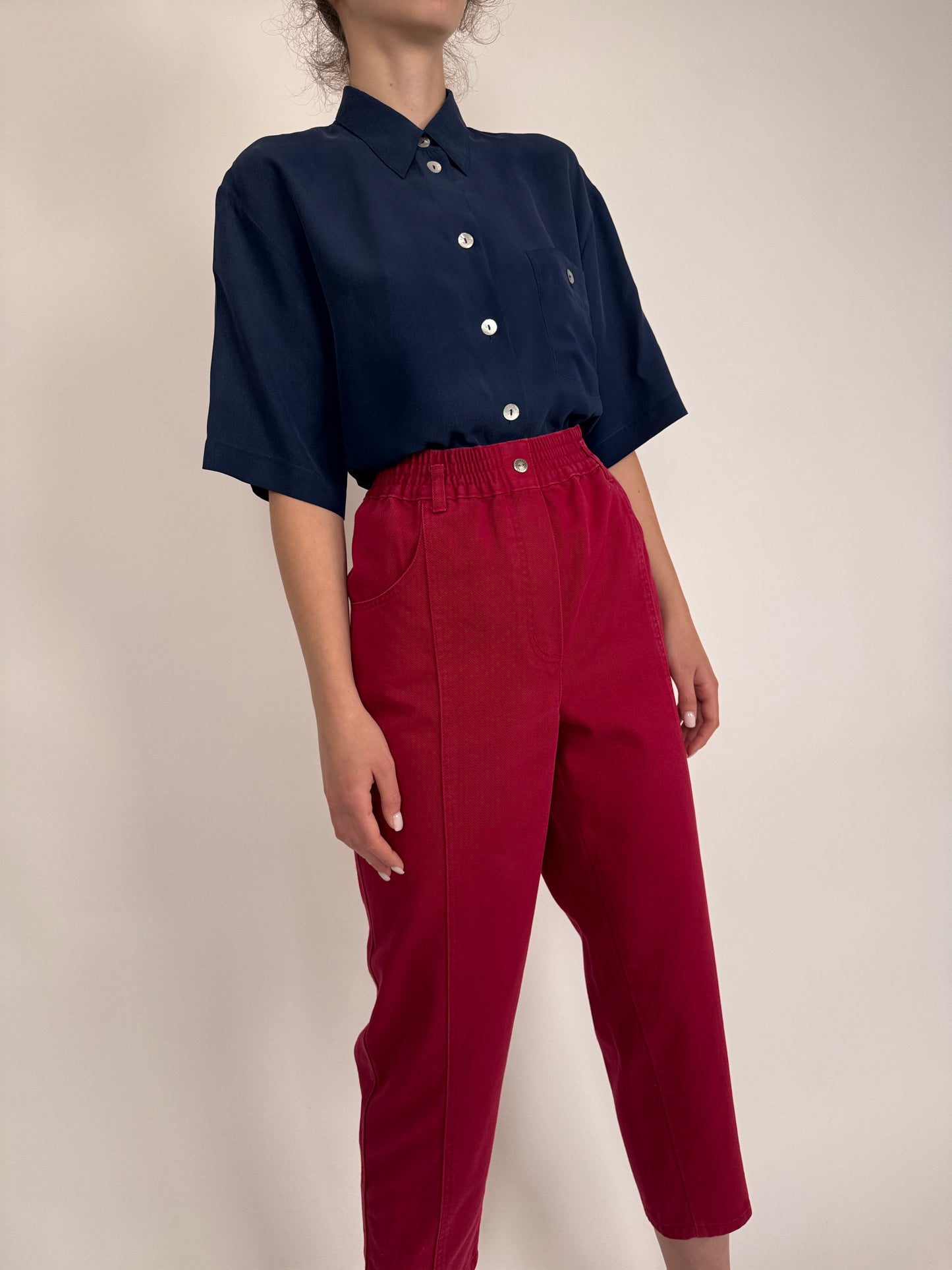Jeanși vintage cherry red cu talie ultra înaltă elastică