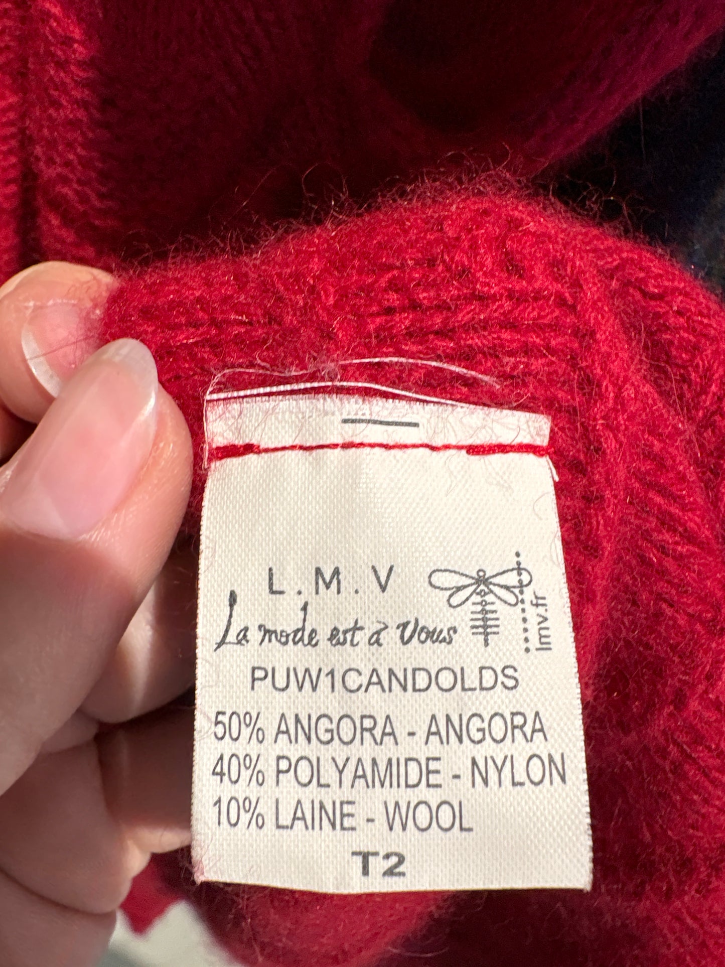 Top cherry red în croi lejer din Angora cu lana extrafina