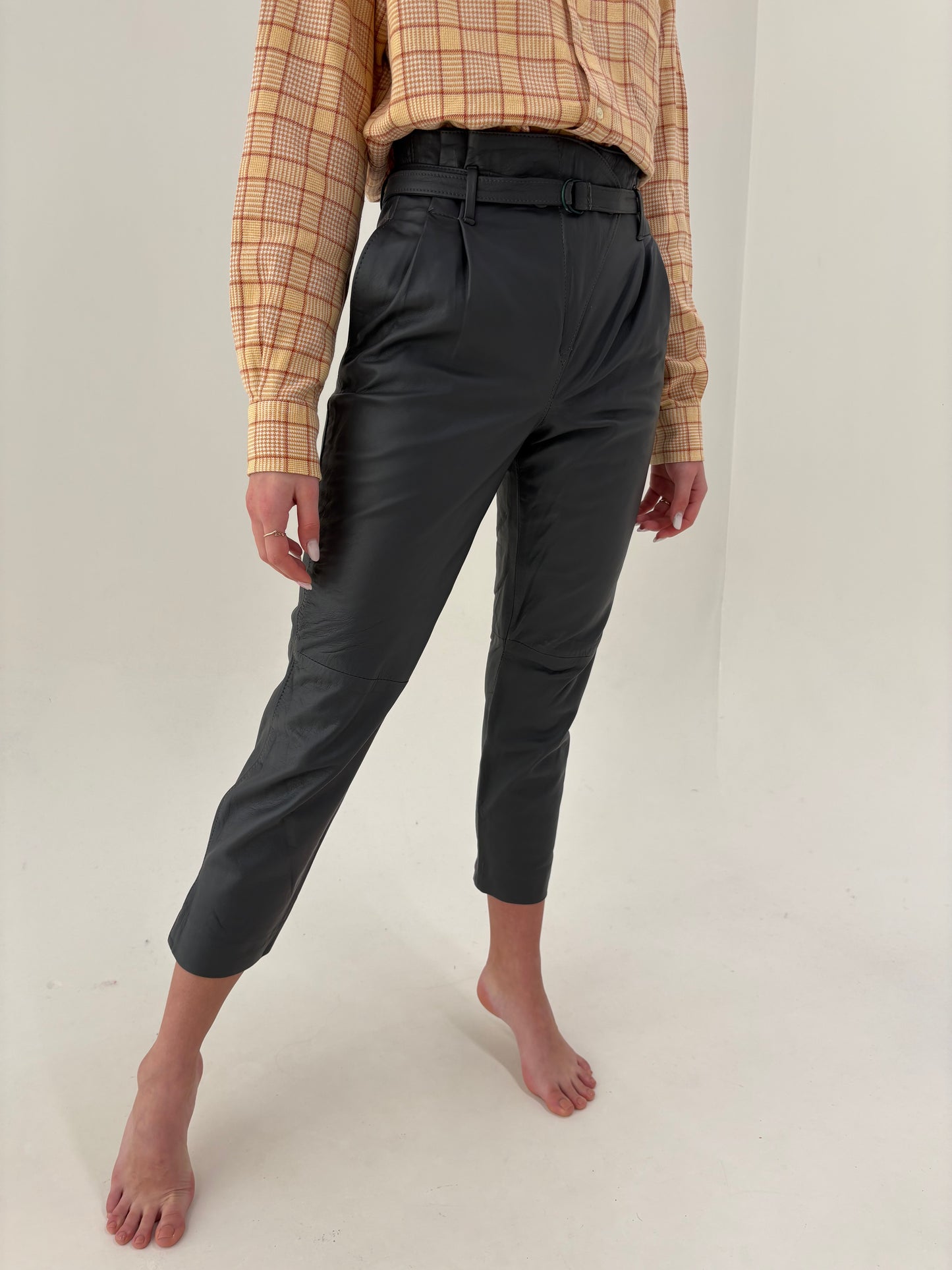 Pantaloni din piele naturală moale petite cu talie ultra înaltă și pense