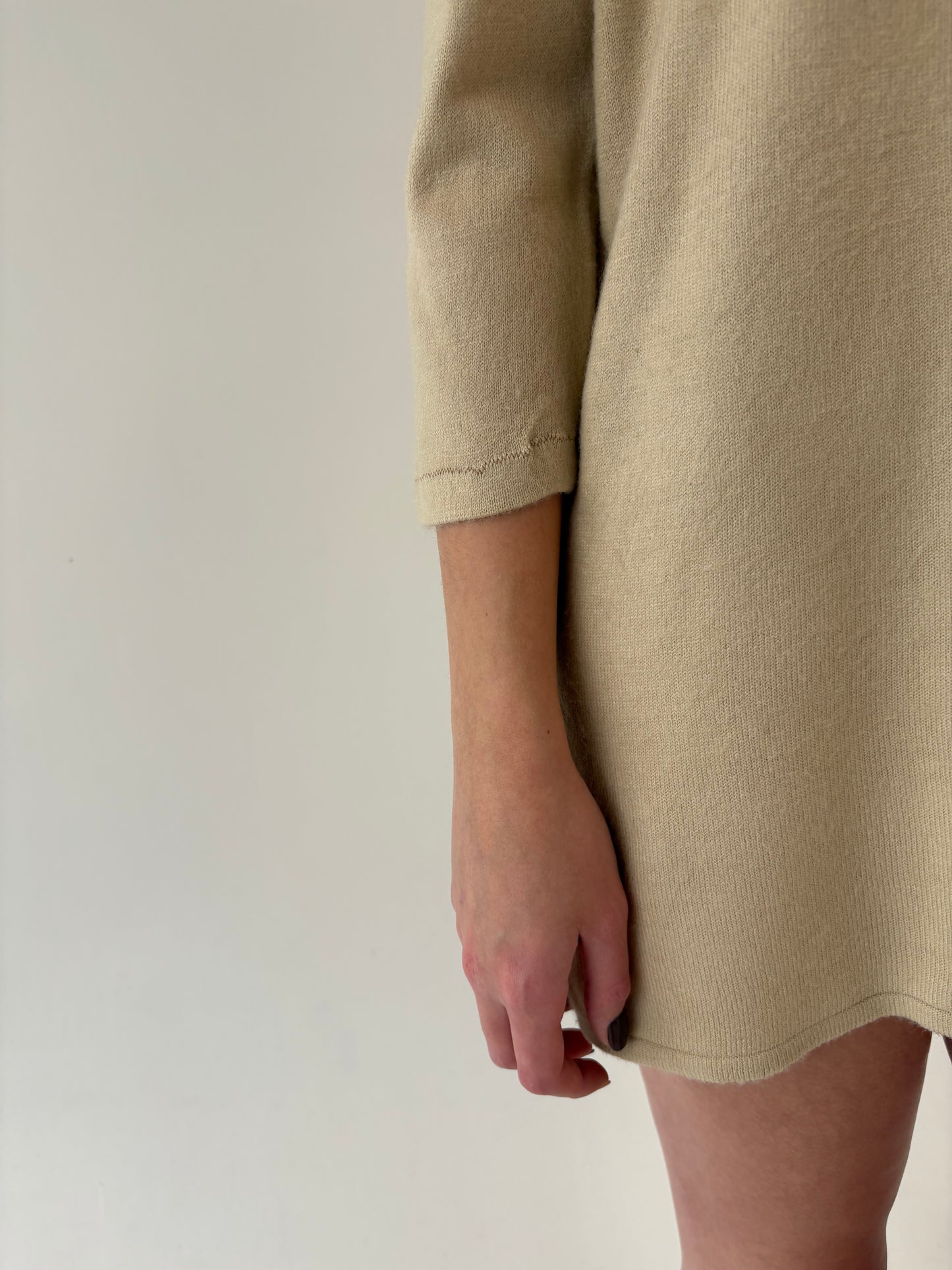 Pulover italian camel petite din lana merino extrafina cu elastan