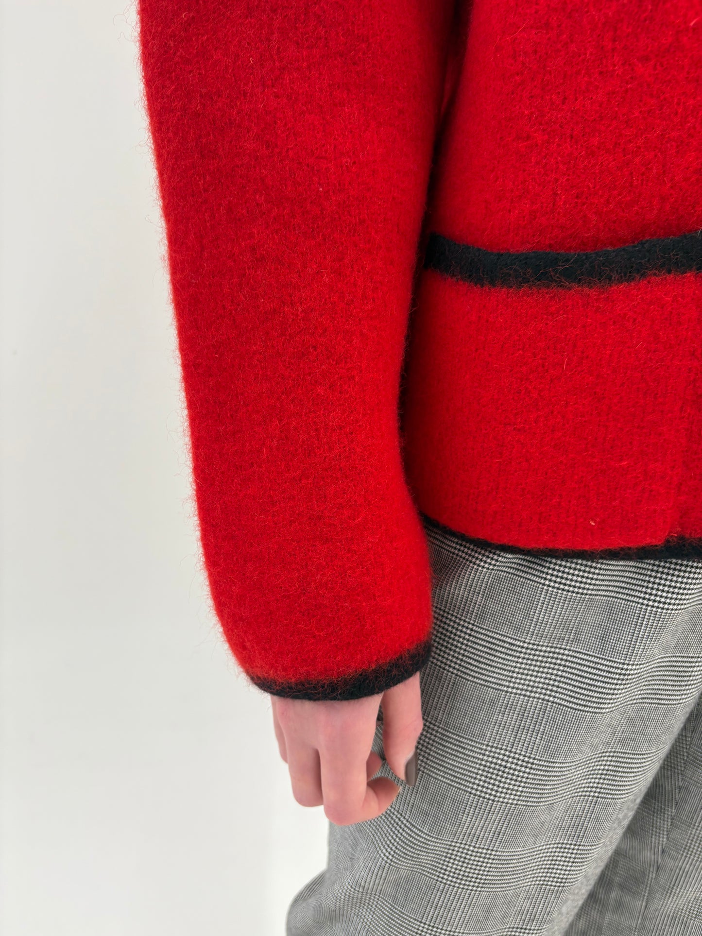 Jacheta groasă din boiled wool cherry red în croi minimalist