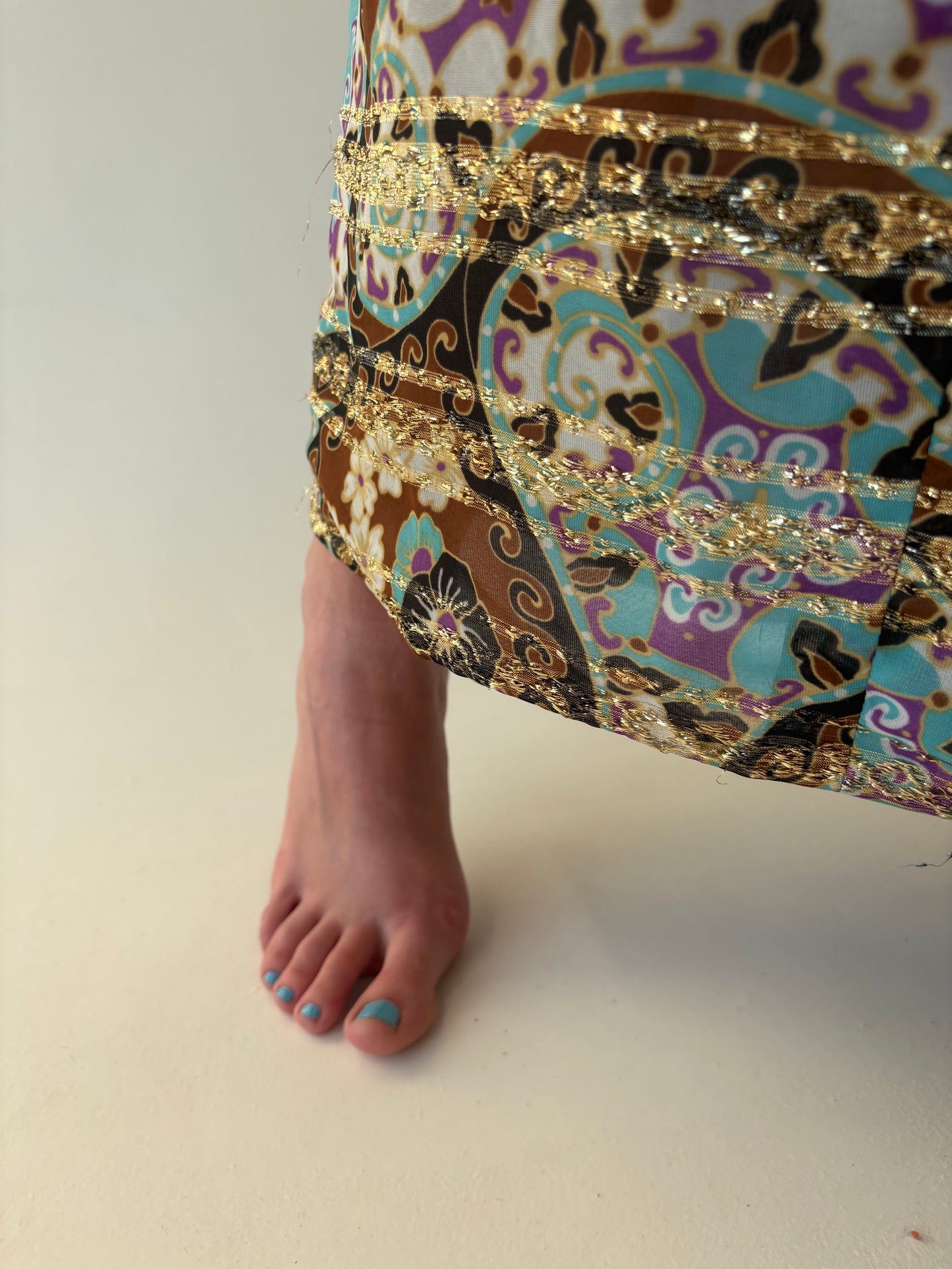 Rochie vintage maxi de seară cu print paisley și inserții fine aurii