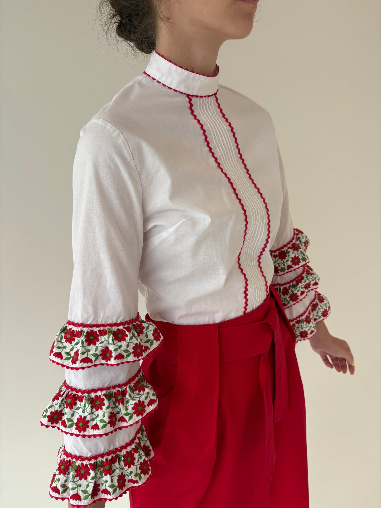 Top vintage cu broderie manuală excepțională din poplin de bumbac