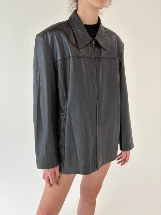 Geacă din piele naturală moale în croi clasic atemporal