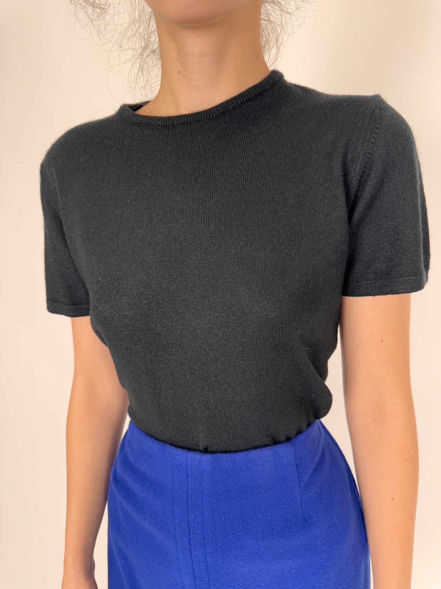 Top negru din lana extrafina