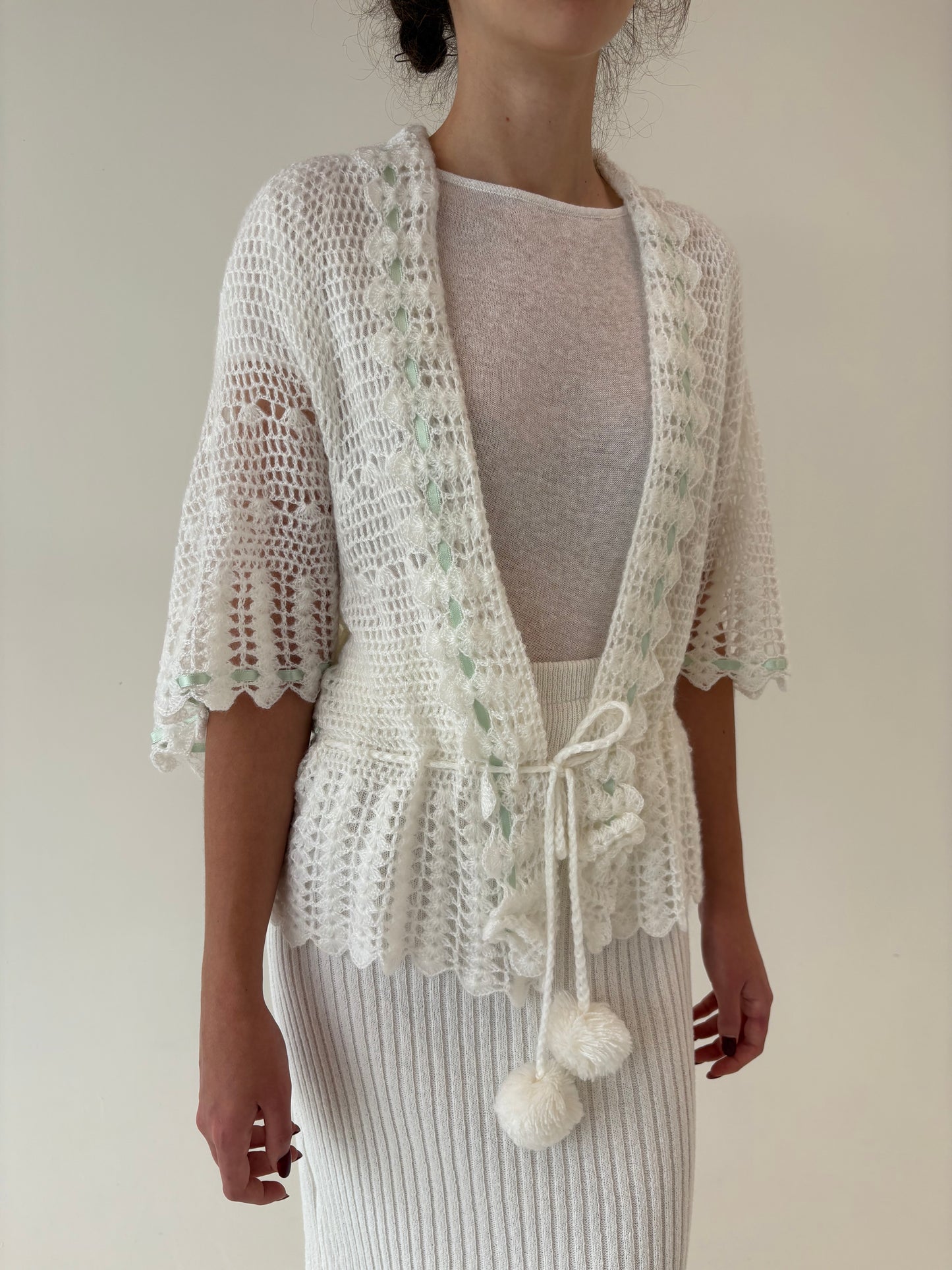 Cardigan vintage super feminin cu talie reglabilă din mix de lana extrafina