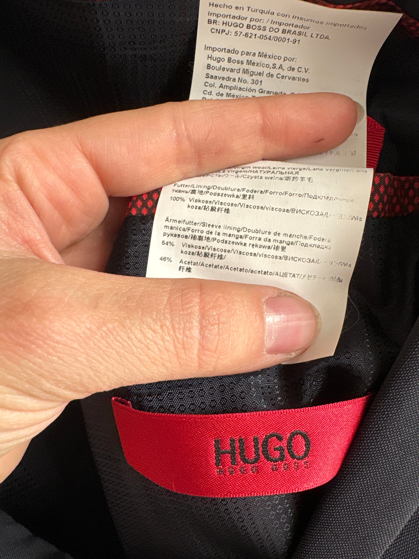 Costum Hugo Boss Navy din lana extrafina ușor lucioasă de la zi la seară
