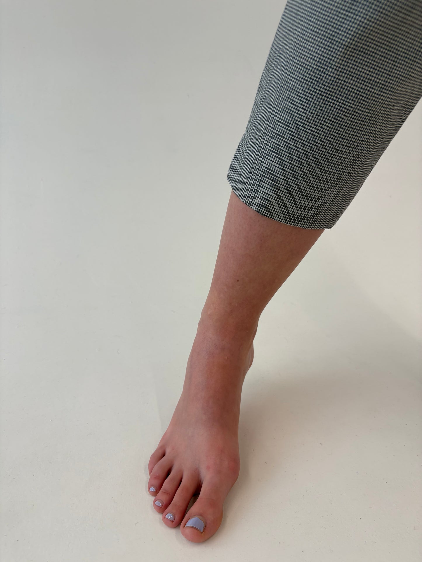 Pantaloni țigaretă din lana extrafina cu talie ultra înaltă