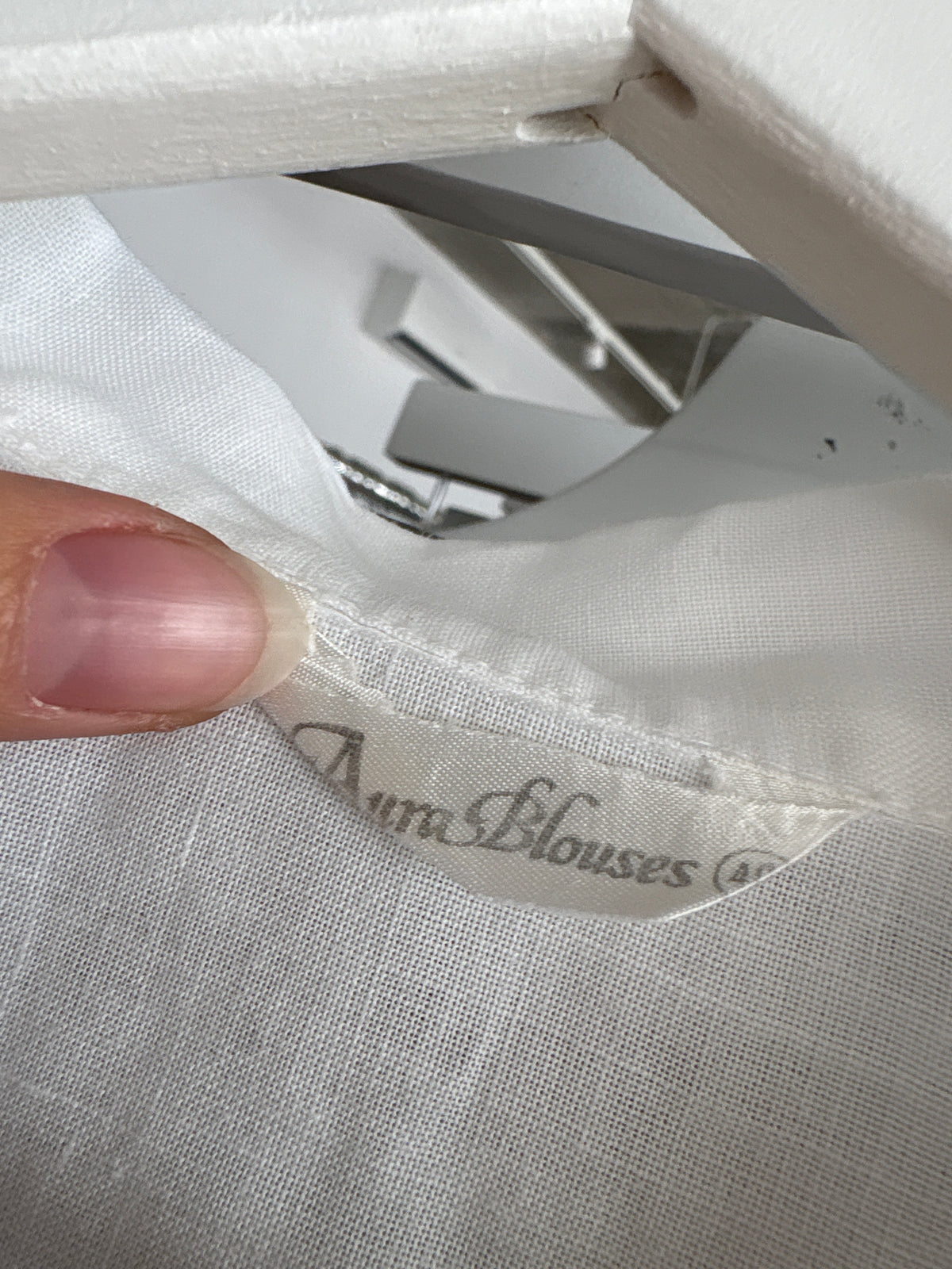 Cămașa bijuterie din in fin cu broderie manuală delicată geometrică