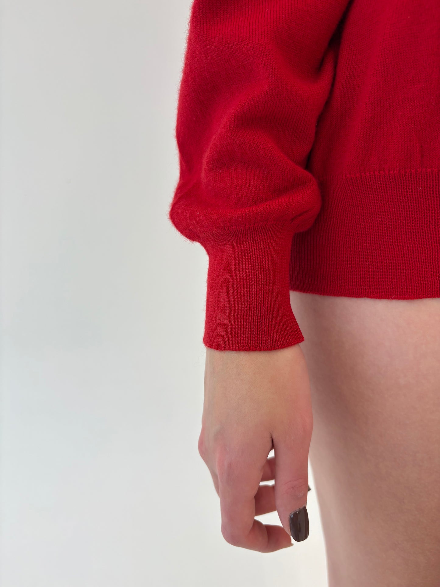 Pulover italian cherry red din lana merino extrafina cu manșete îngustate