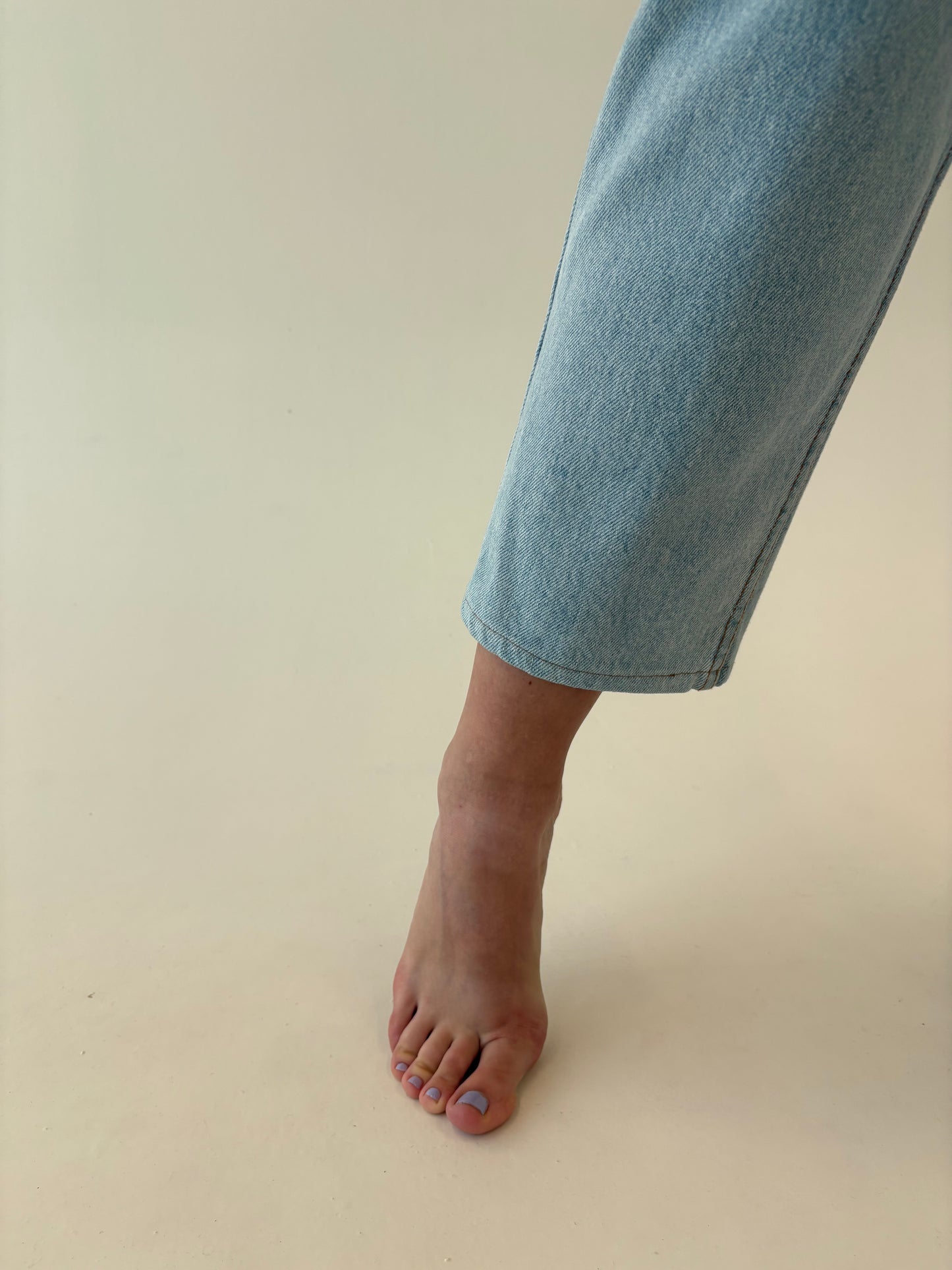 Jeans old vintage Levi’s 501 de colecție anii 80 mom fit