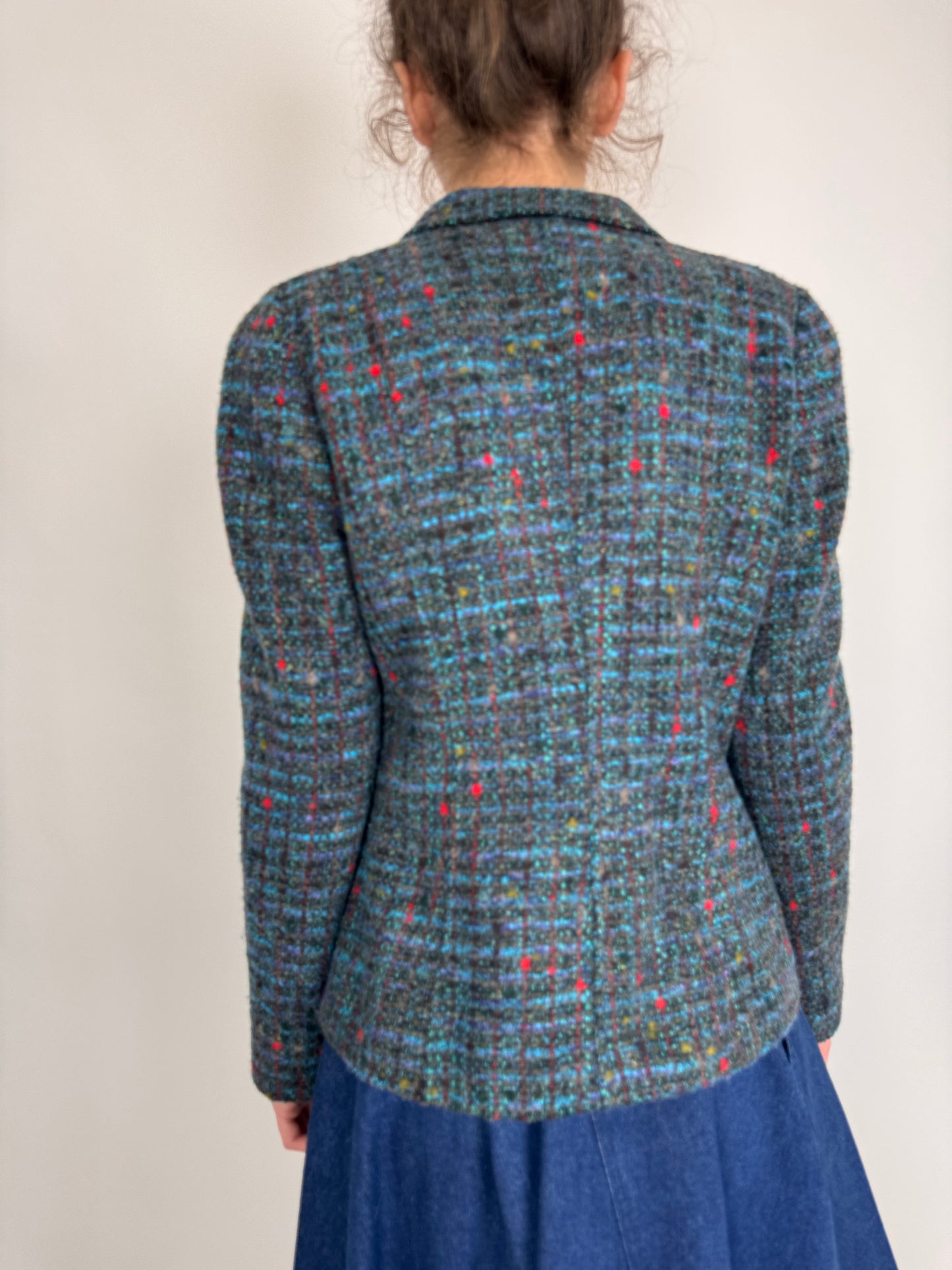 Sacou cambrat din tweed în culori superbe
