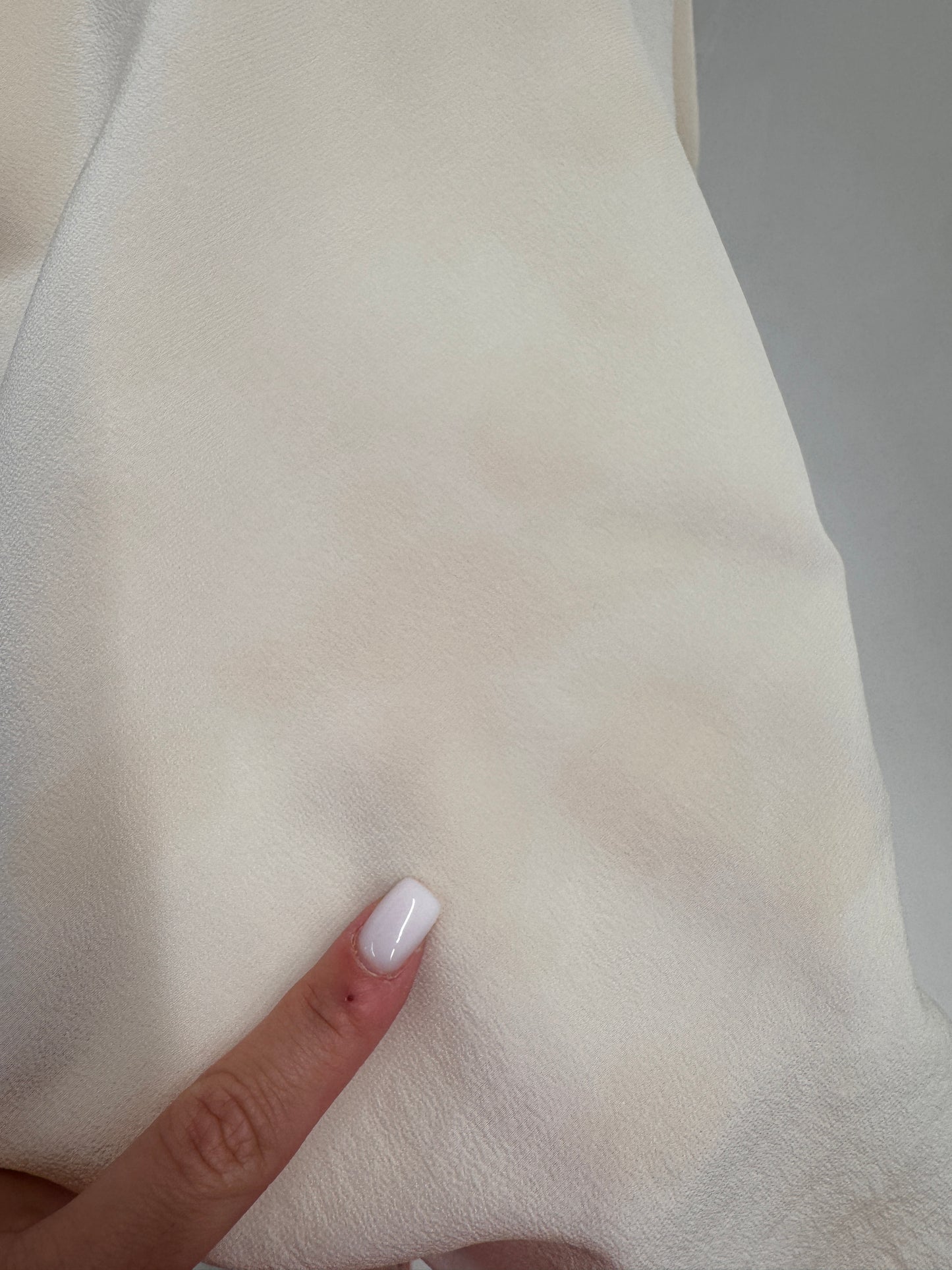 Top bijuterie din mătase naturală brodat manual în croi lejer butter white