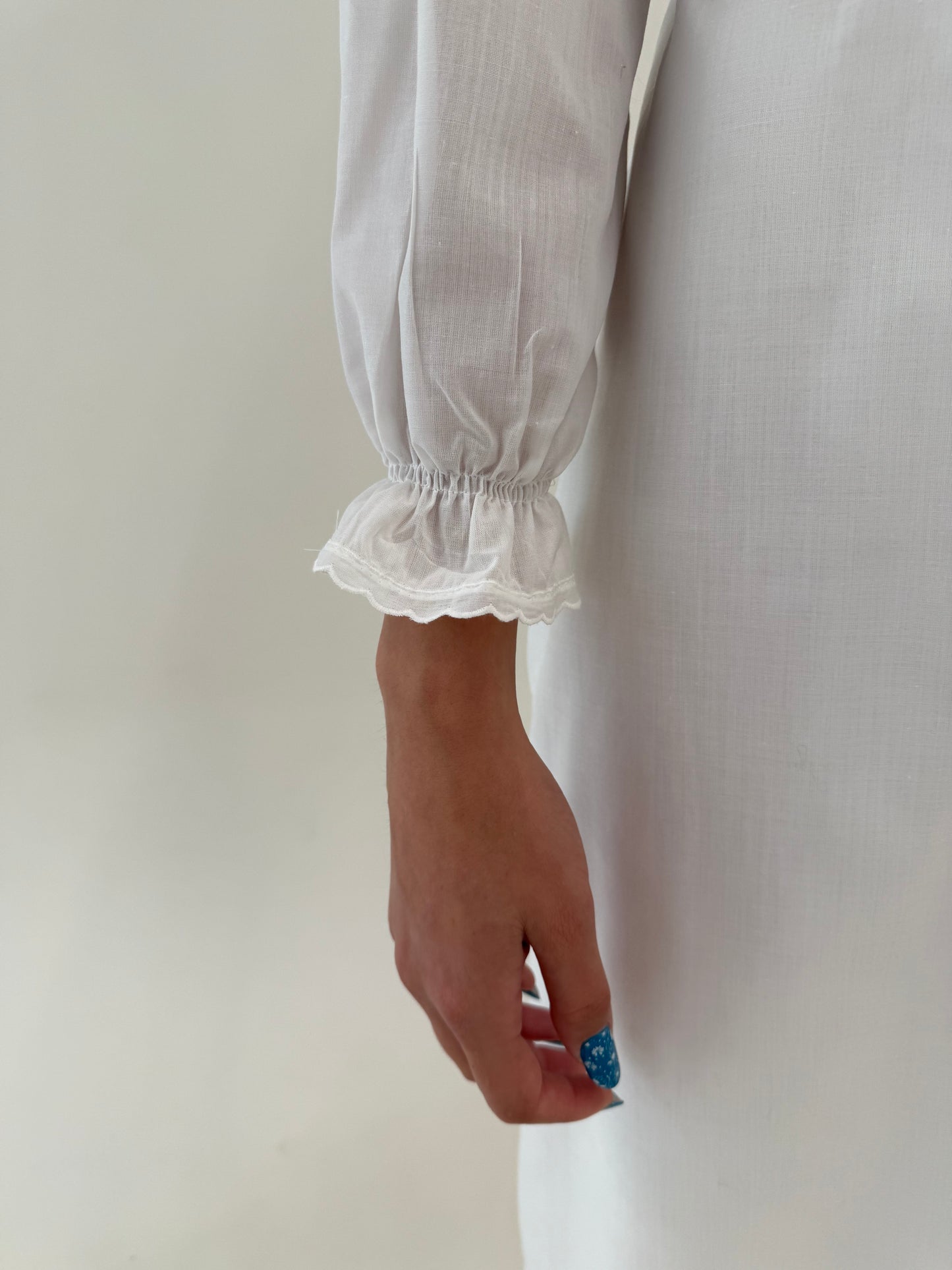 Rochie maxi din cea mai fină panzica de bumbac cu broderie albastru ciel