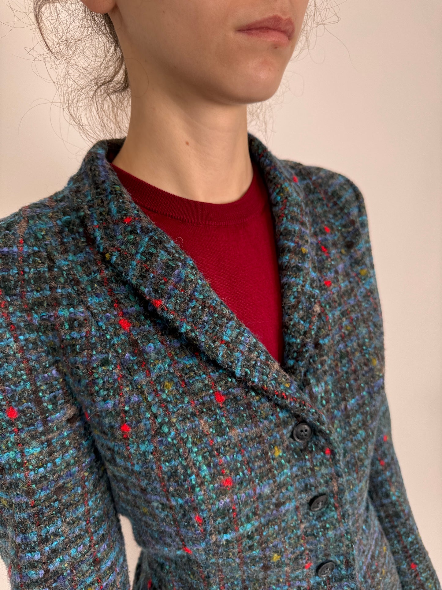 Sacou cambrat din tweed în culori superbe