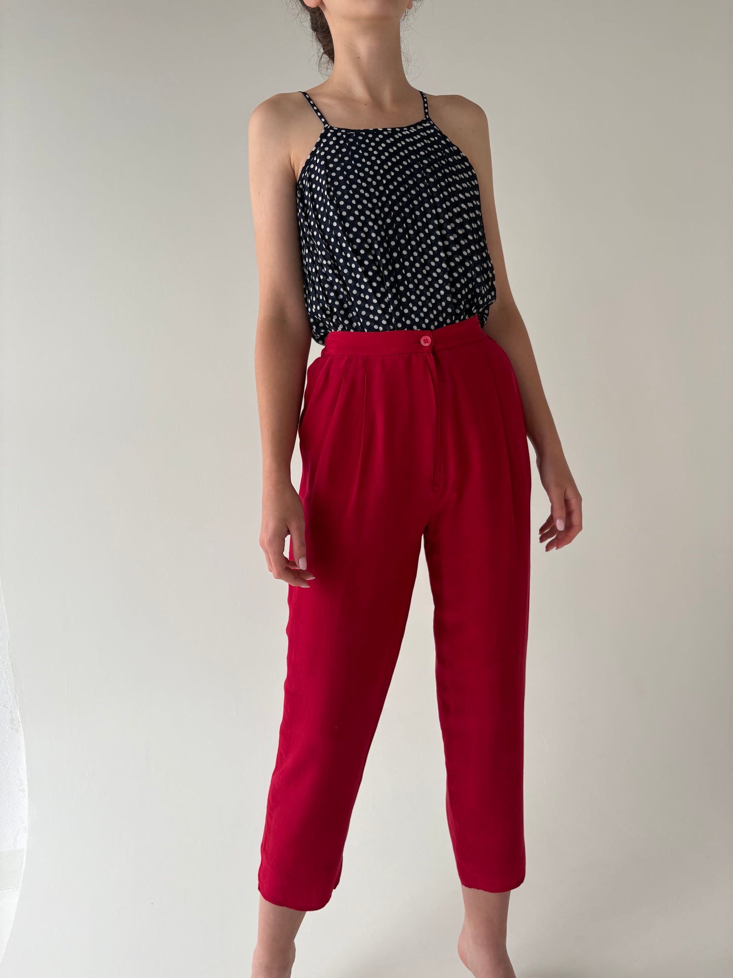 Pantaloni cherry red din mătase naturală cu talie ultra înaltă