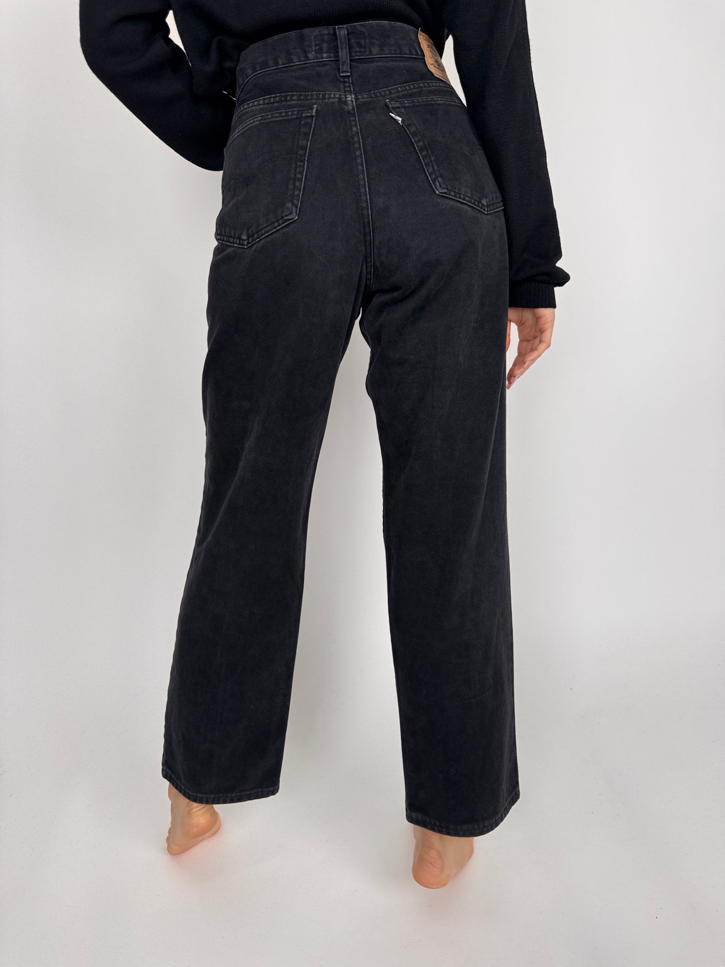 Jeanși vintage Levi’s în croi clasic din bumbac gros moale
