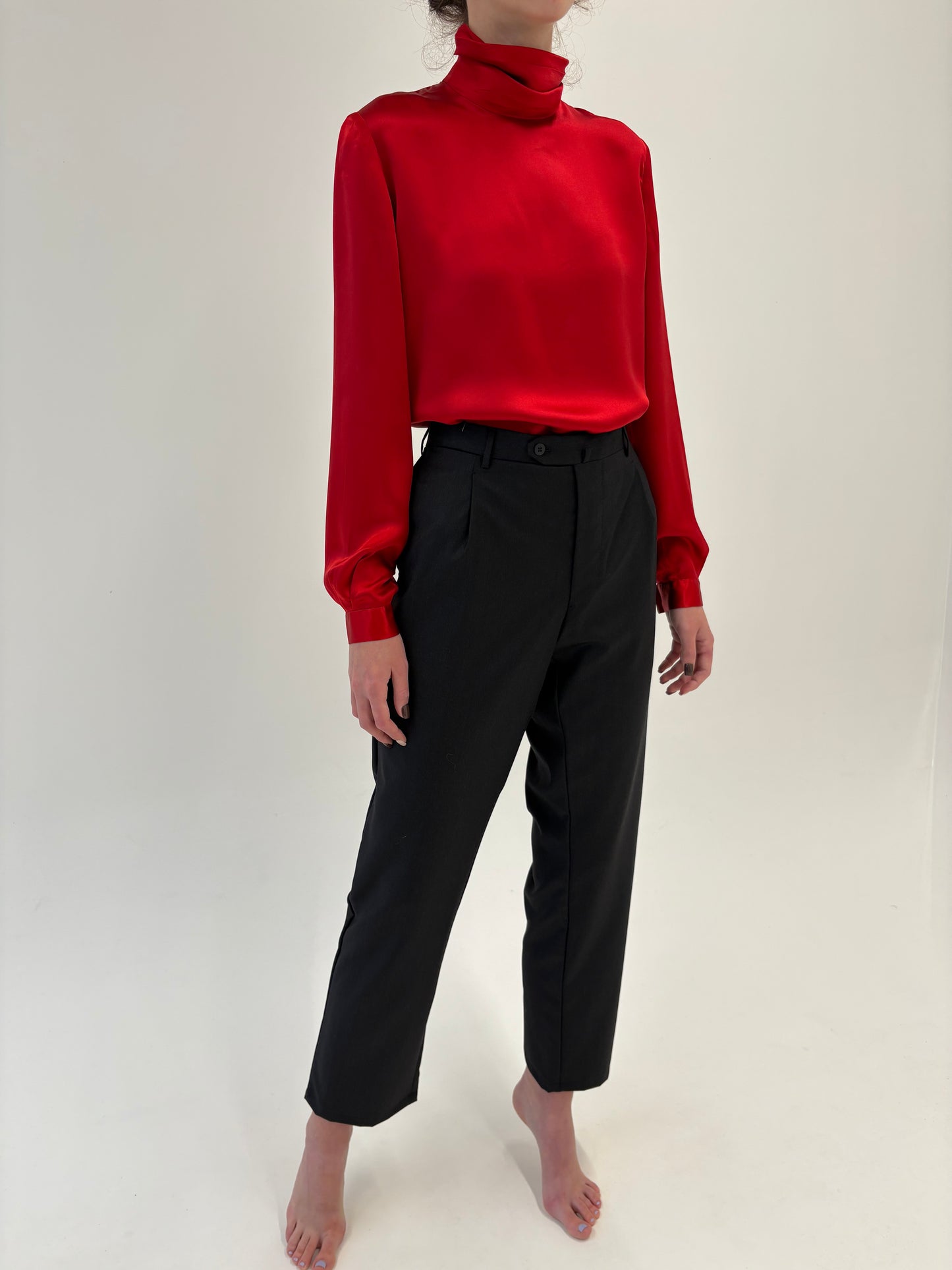 Pantaloni noi din stofă ultra luxury de lana extrafina ușor lucioasă