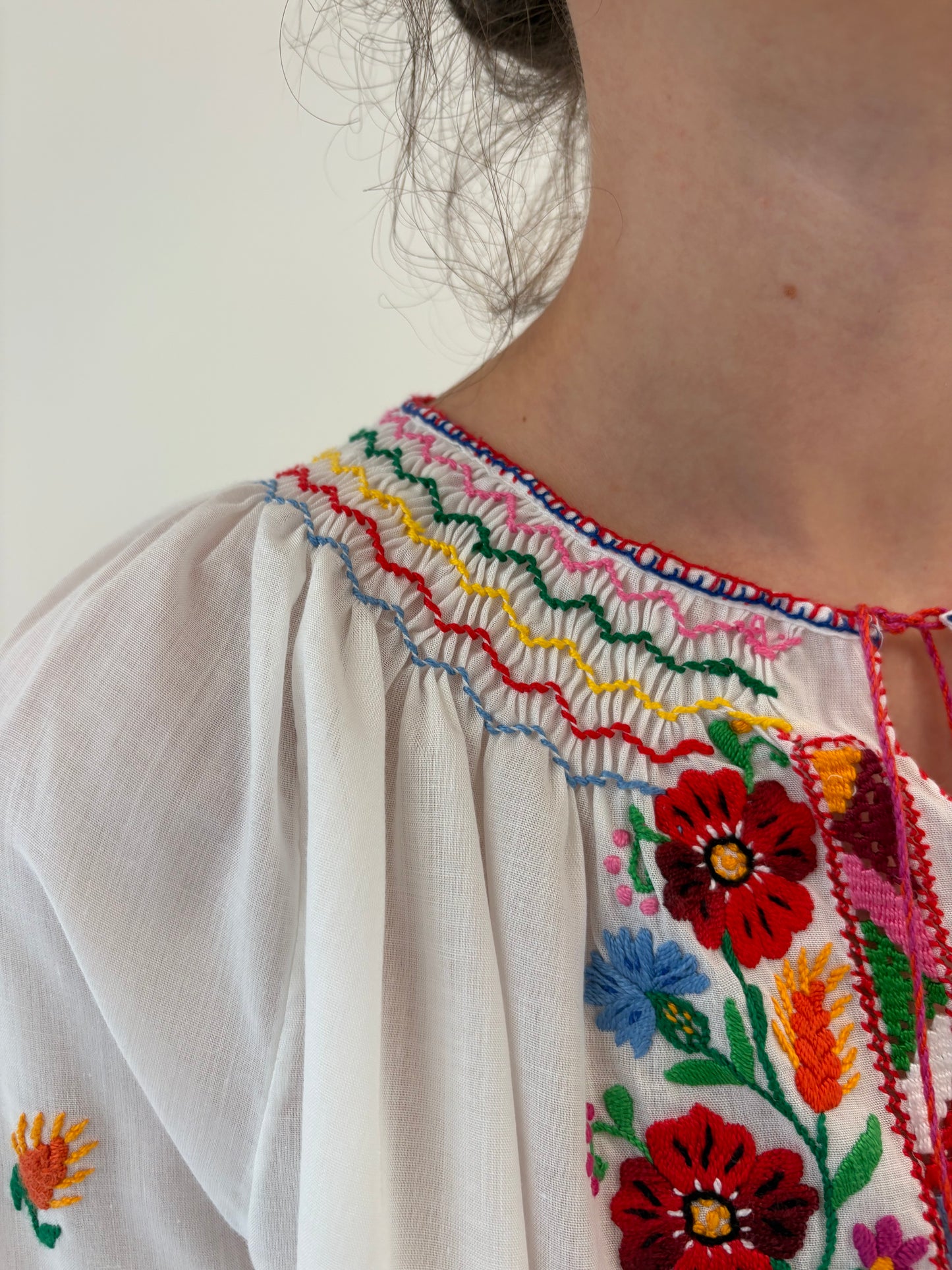 Bluză vintage bijuterie cu broderie manuală excepțională