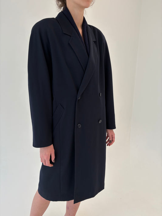 Mantou vintage italian în croi retro modern ușor ovoidal din lana extrafina