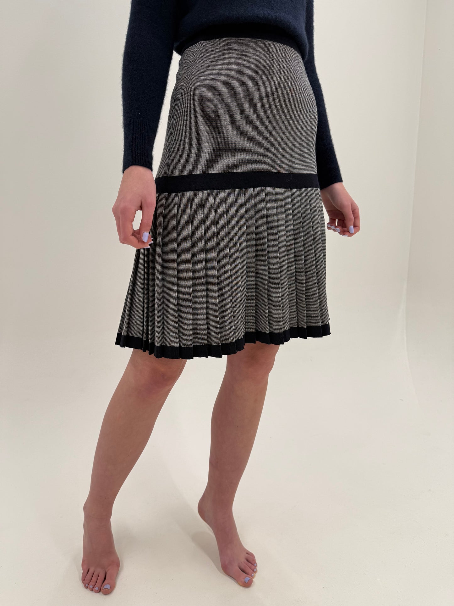 Fustă luxury Escada din tricot de lana merino extrafina cu pliseuri și talie înaltă