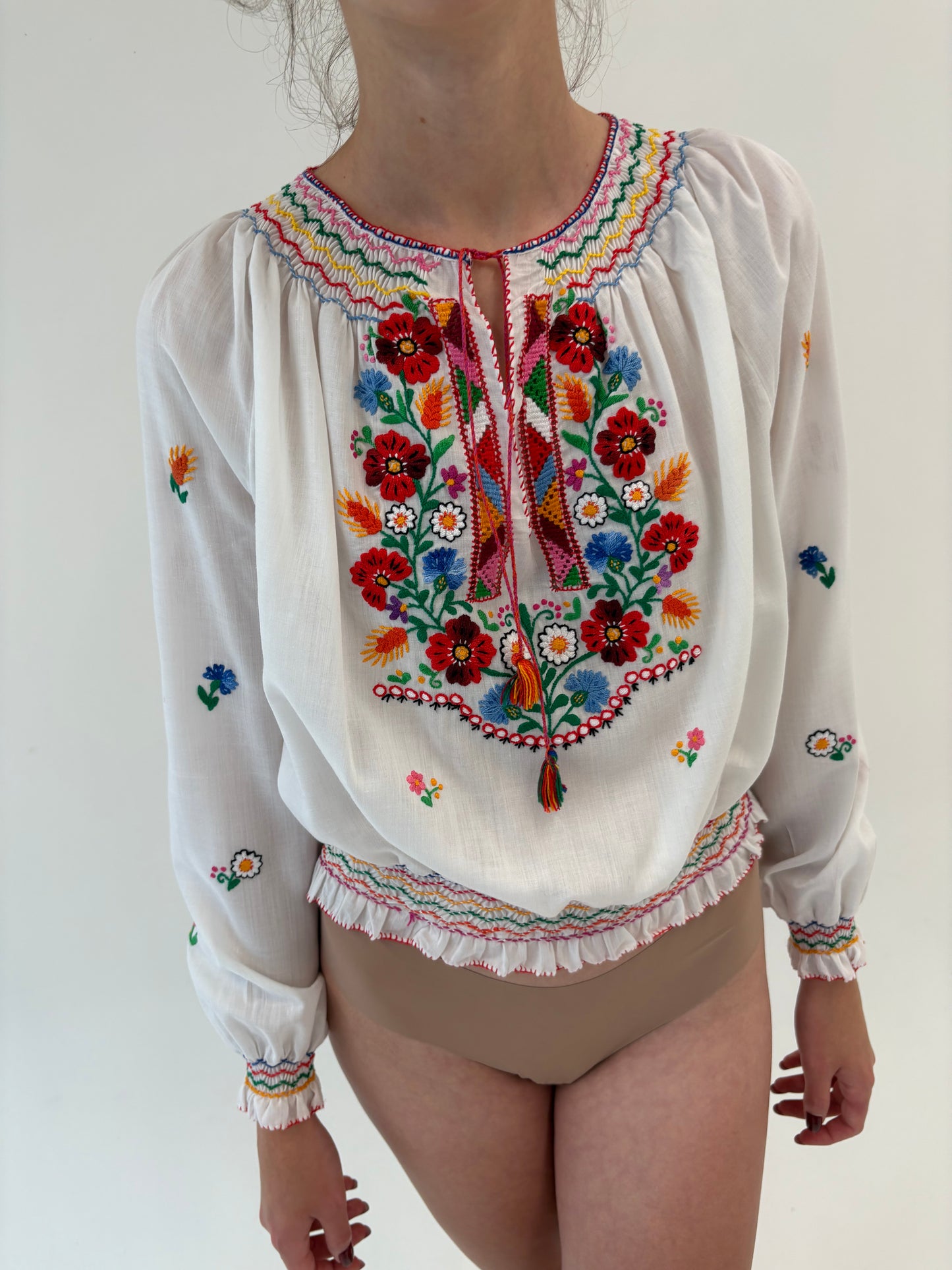 Bluză vintage bijuterie cu broderie manuală excepțională