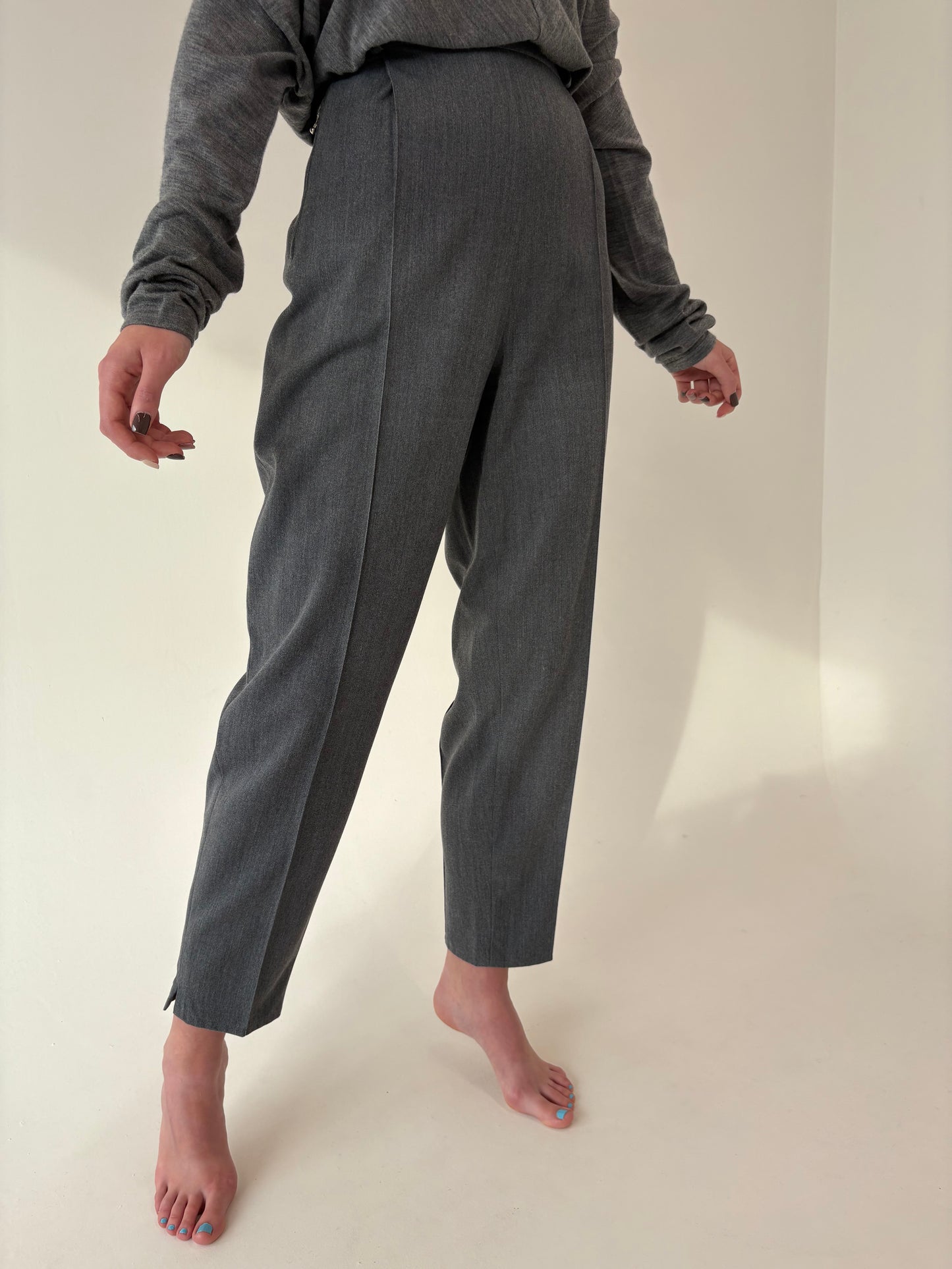 Pantaloni țigaretă cu talie ultra ultra înaltă din gabardină mom fit